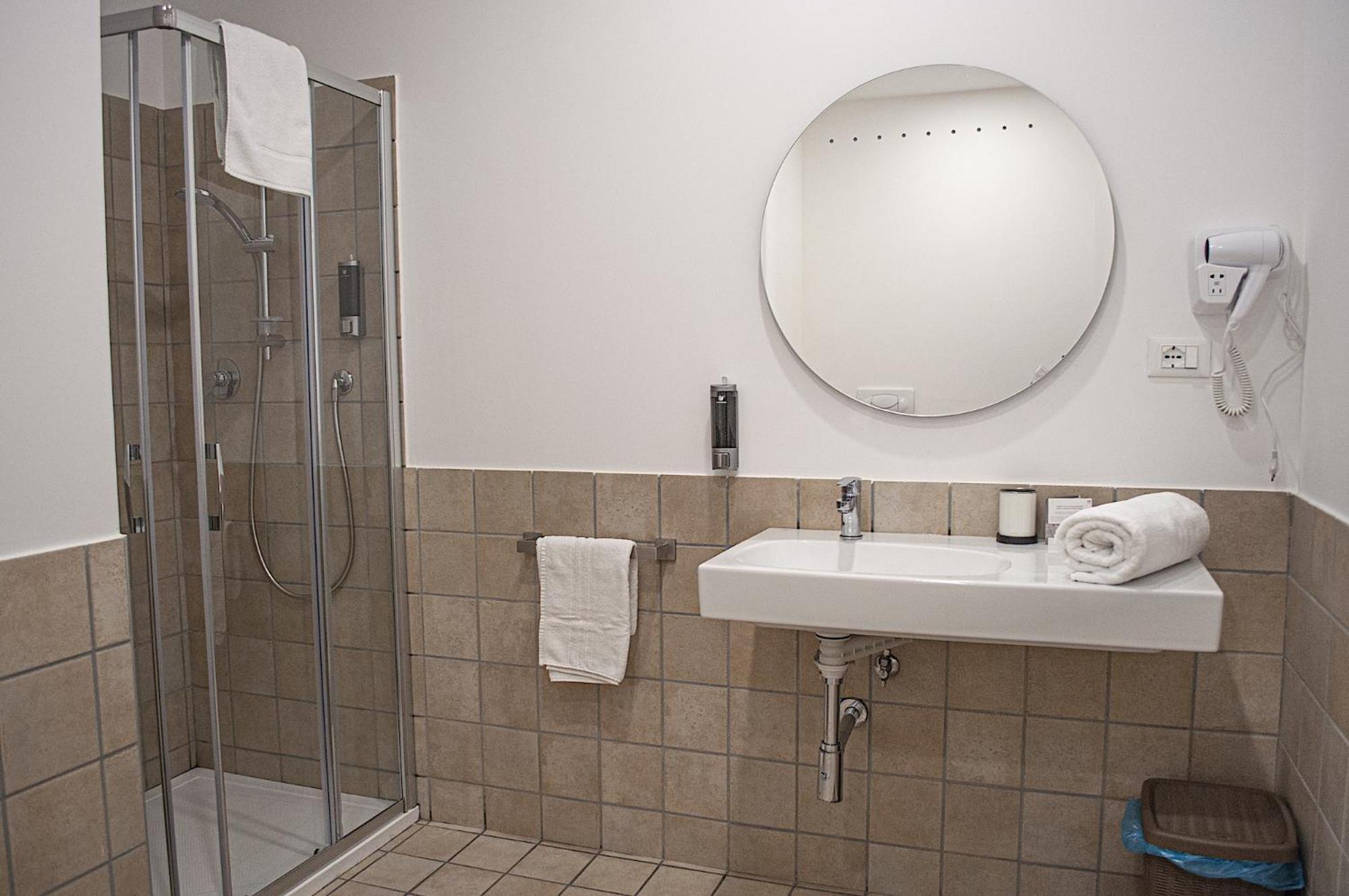 Two-Bedroom House with Two Bathrooms photo 3
