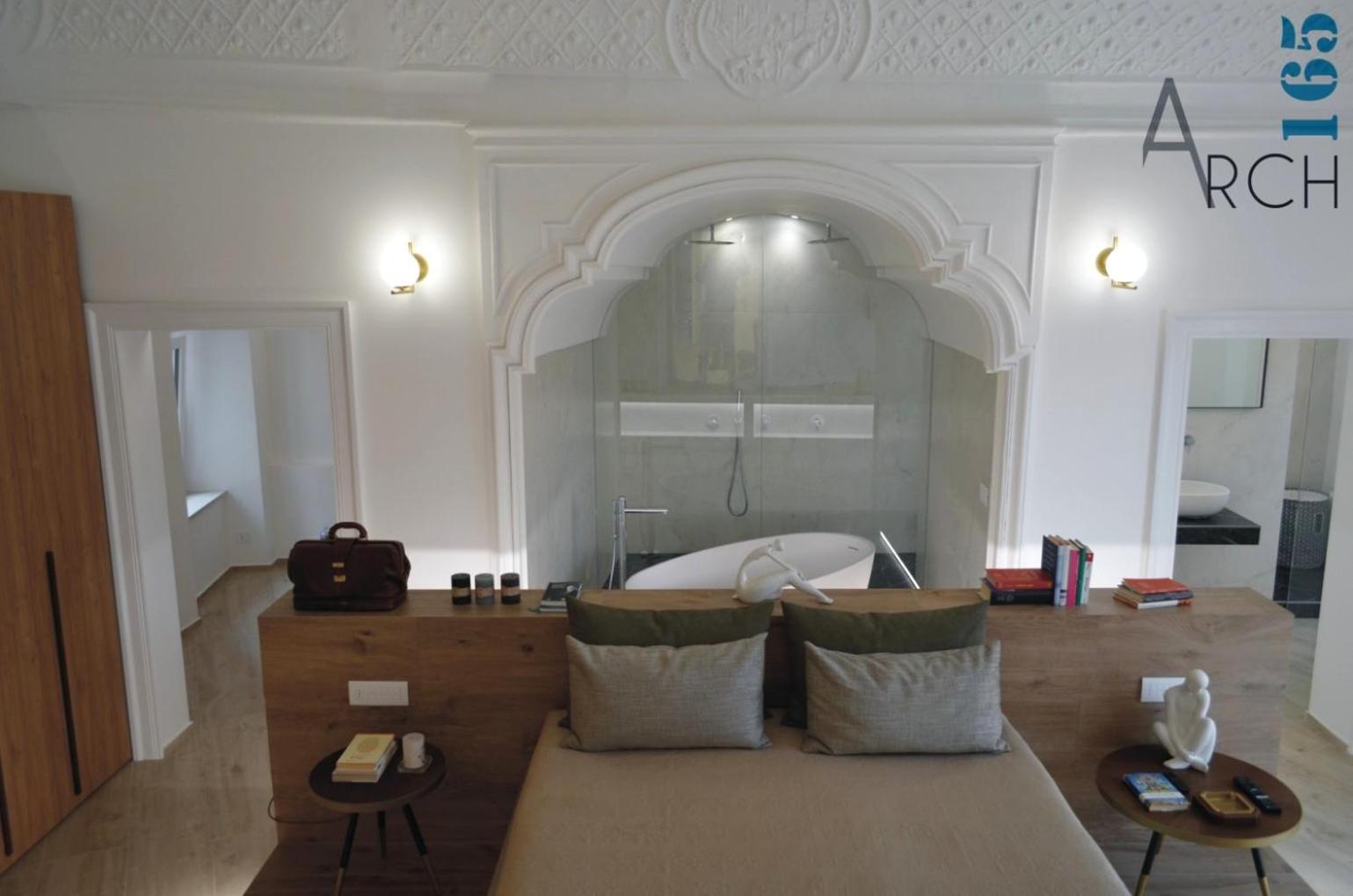 Deluxe Double Room with Balcony - Photo 1