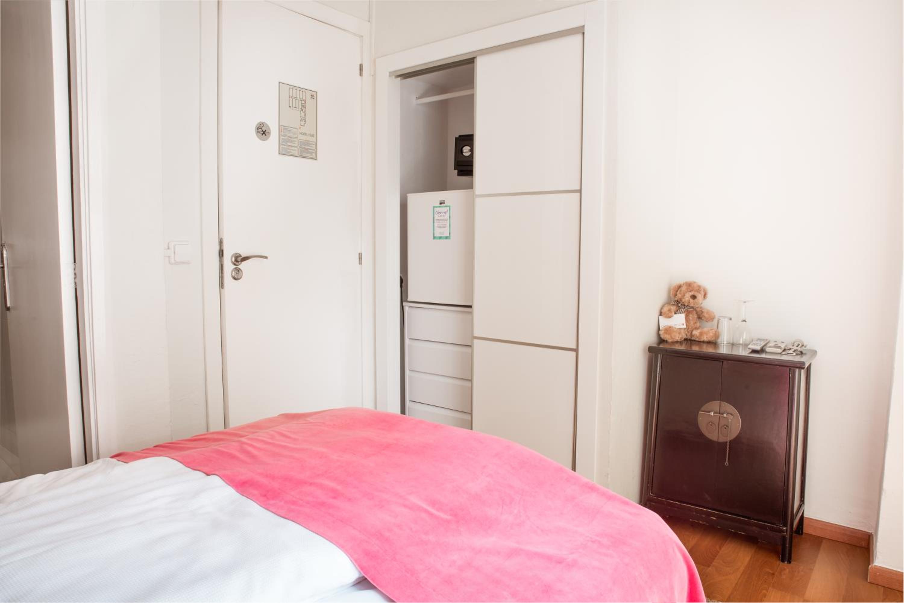 Single Room photo 3