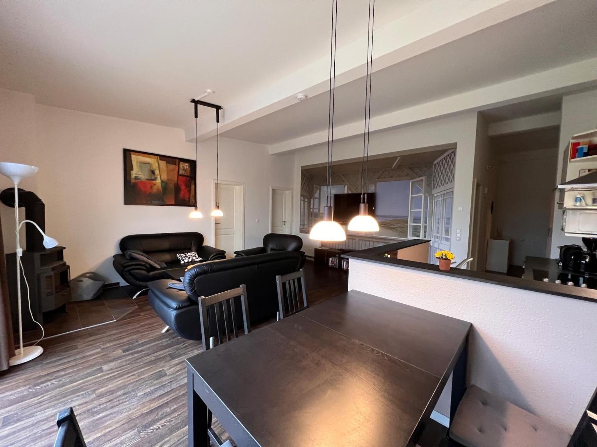 Apartment photo 2