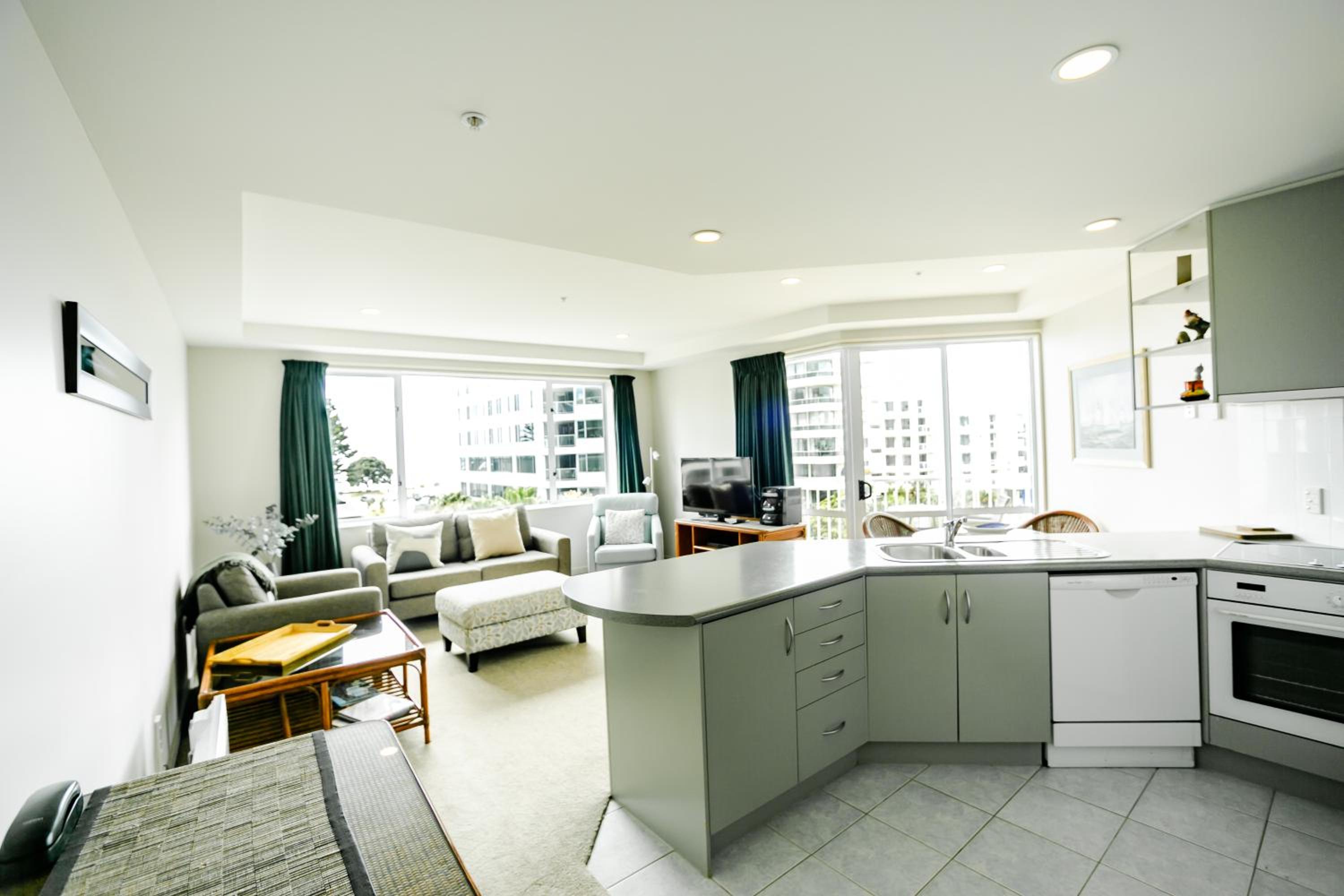 Two-Bedroom Apartment with Partial Sea View photo 3