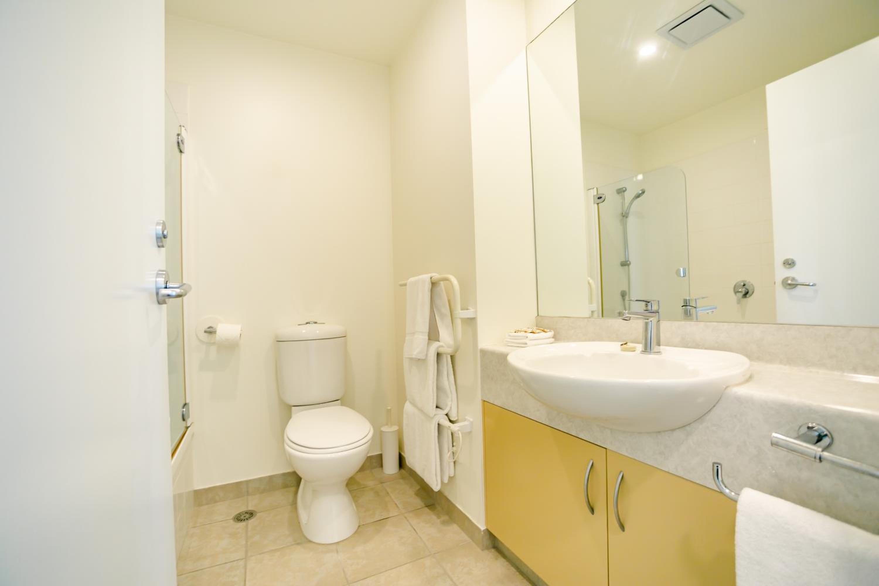 Two-Bedroom Apartment with Partial Sea View photo 2