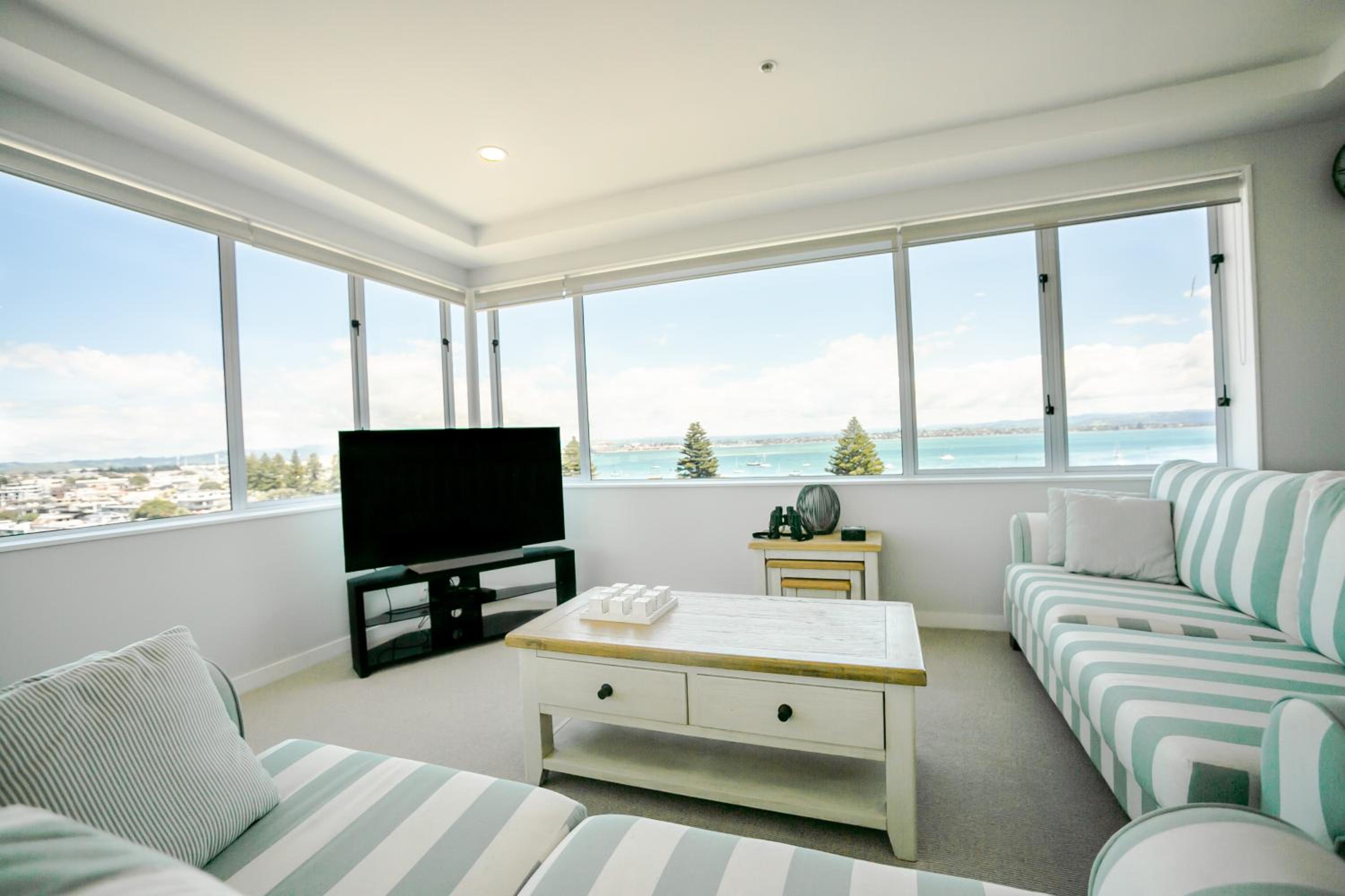 Two-Bedroom Apartment with Ocean and Harbor View photo 3