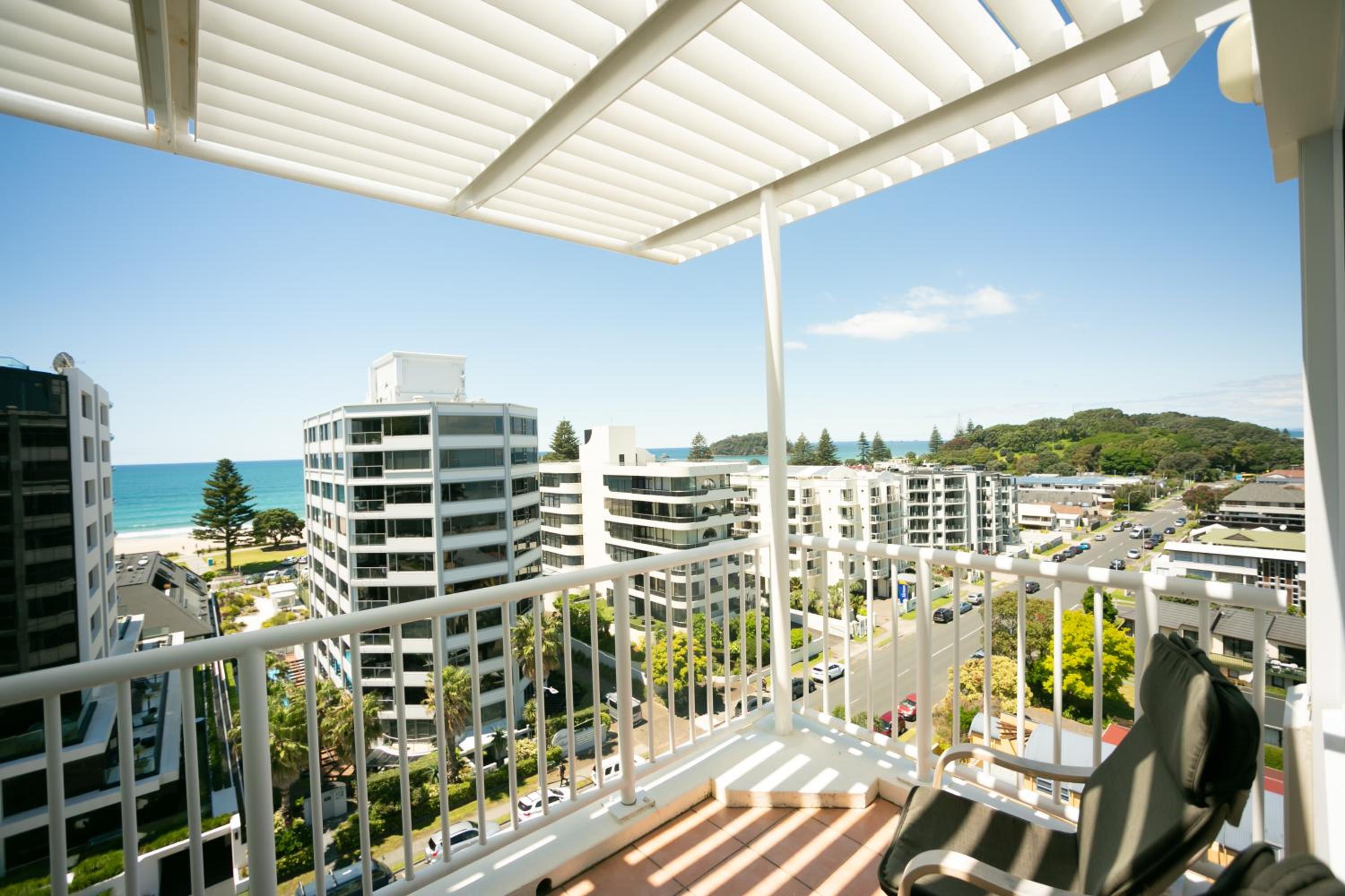 Two-Bedroom Apartment with Ocean and Harbor View photo 2