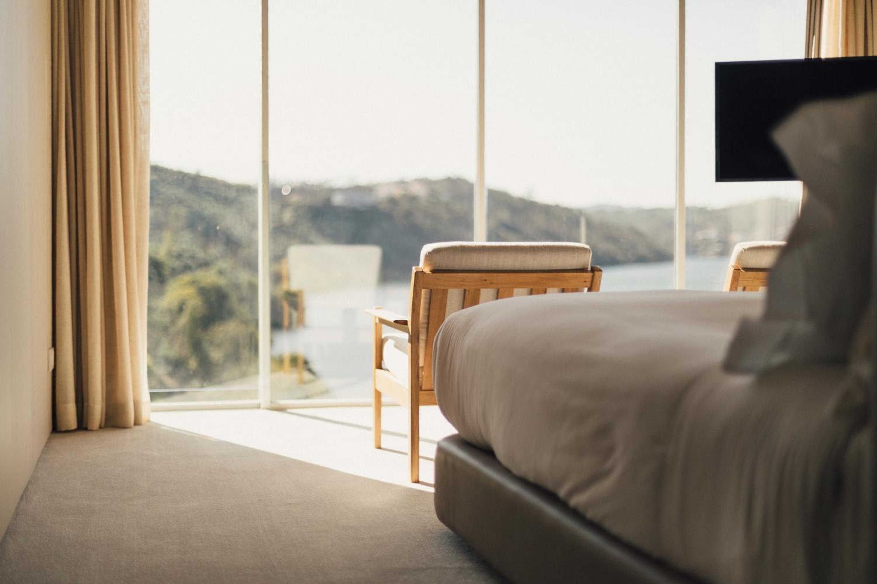Double Room with River View - Photo 4