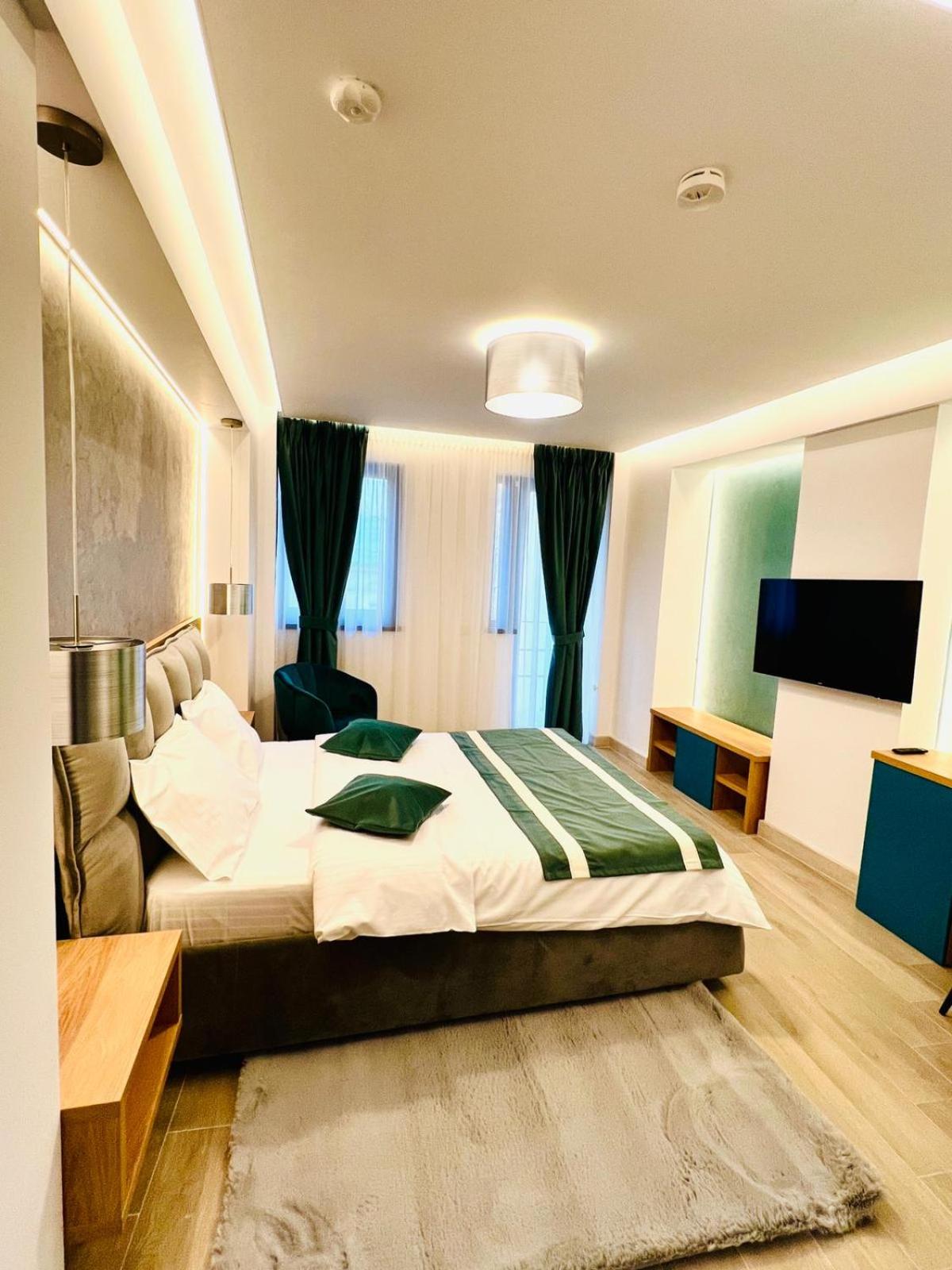 Deluxe Double Room - Photo 1