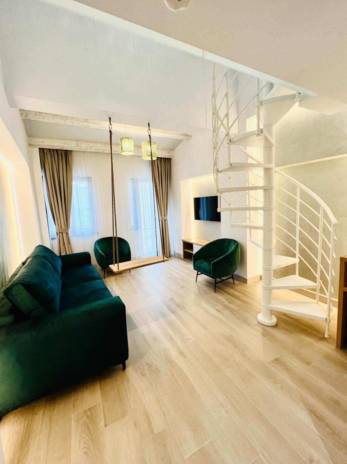 Deluxe Double Room with Extra Bed - Photo 7