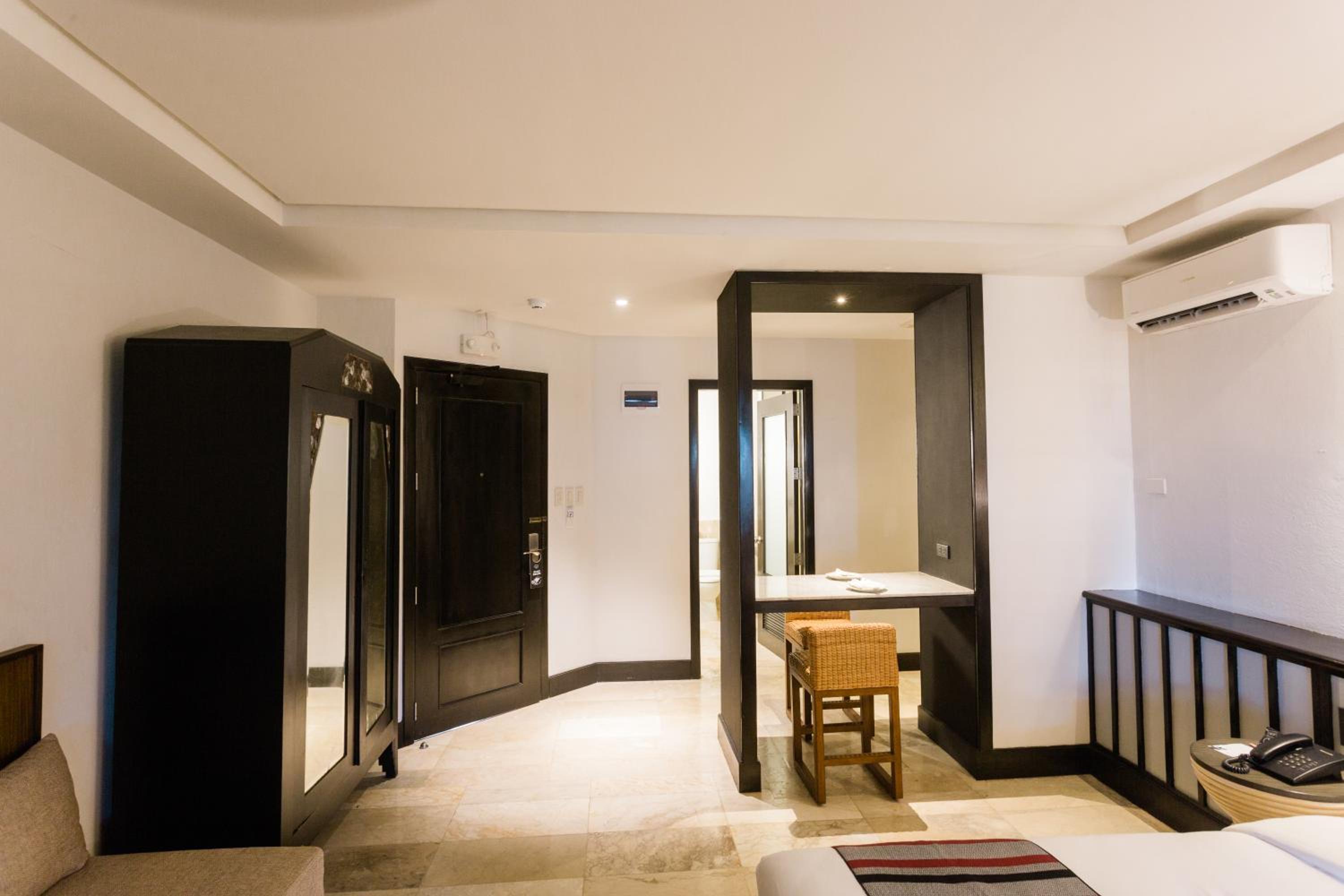 Premiere Villa Suite - Photo 3