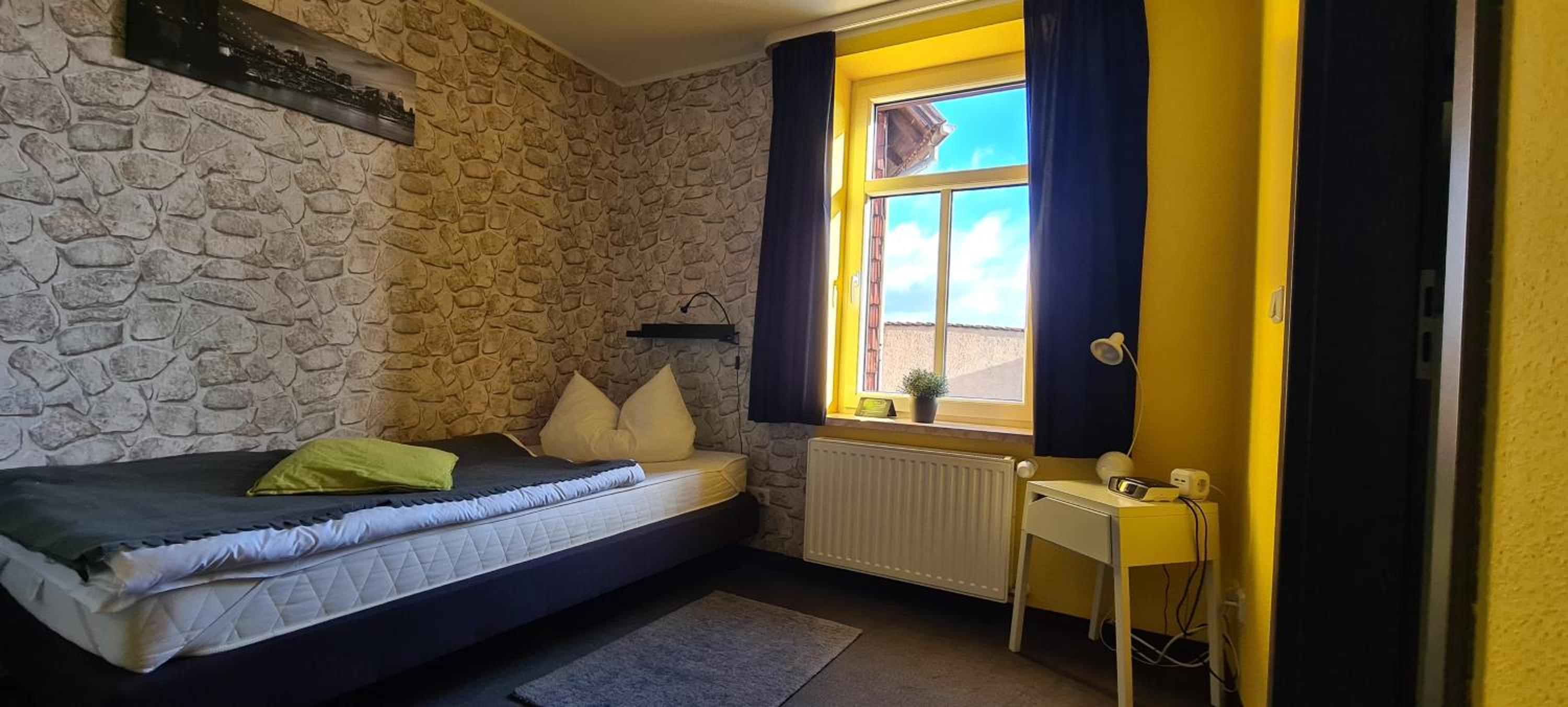 Single Room with Private Bathroom photo 1