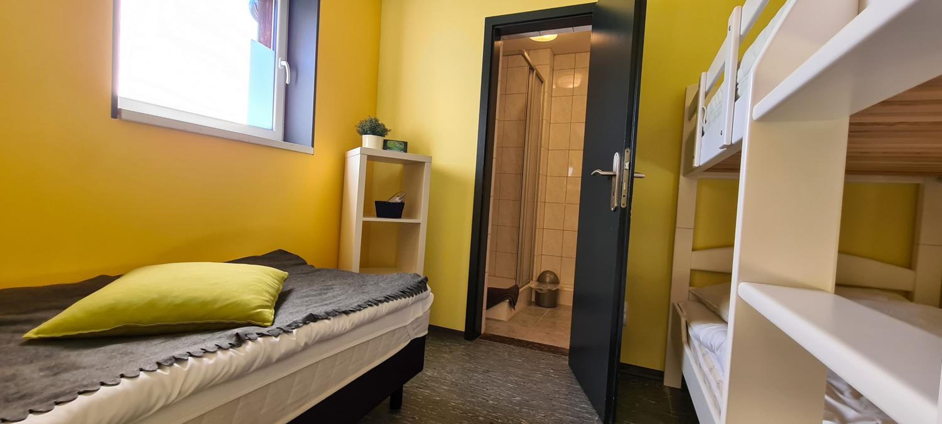 Quintuple Room with Private Bathroom photo 2