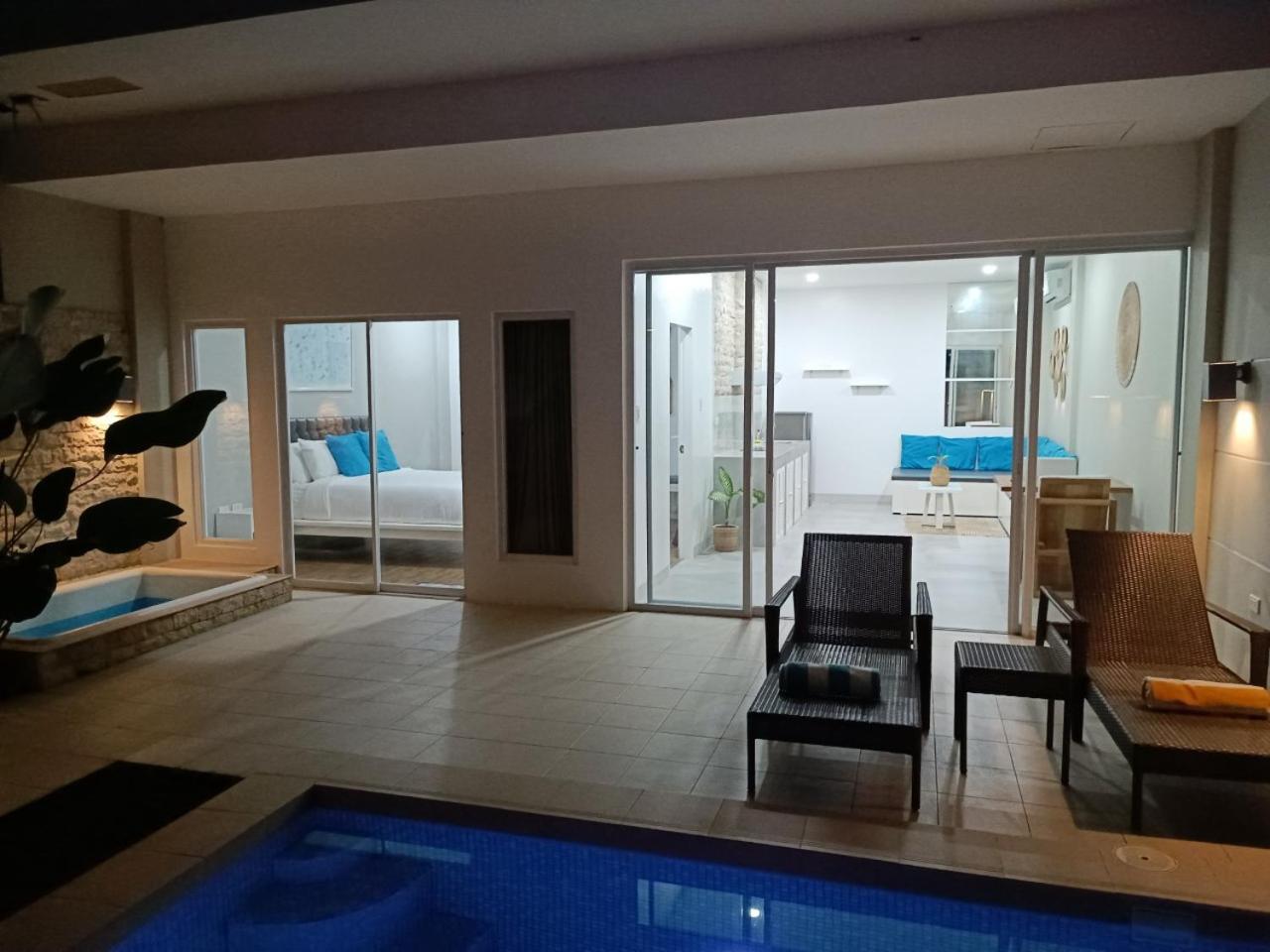 One-Bedroom Villa with Private Pool - Photo 31