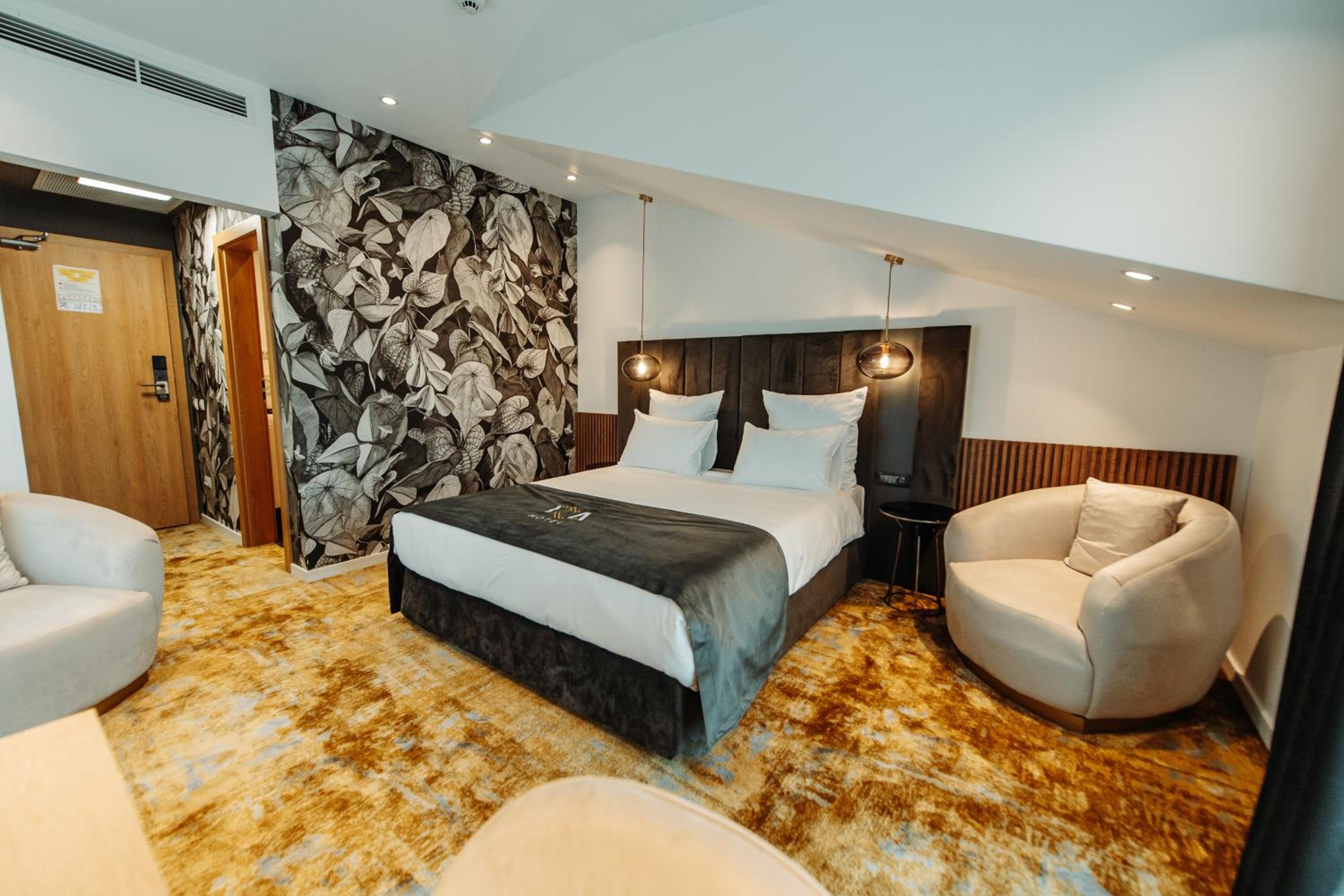 Deluxe Queen Room - Photo 4