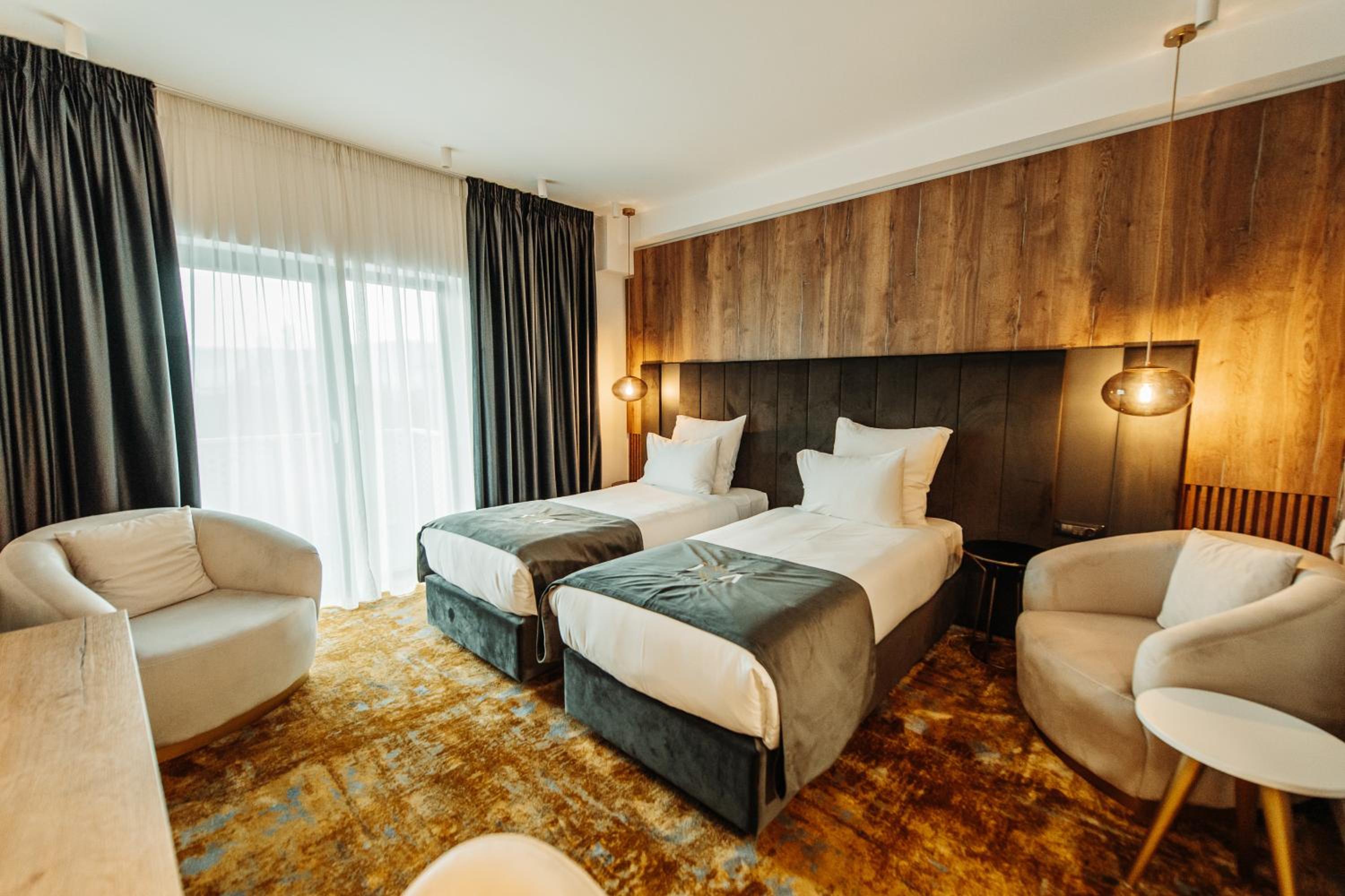 Superior Deluxe Double or Twin Room  - Photo 2