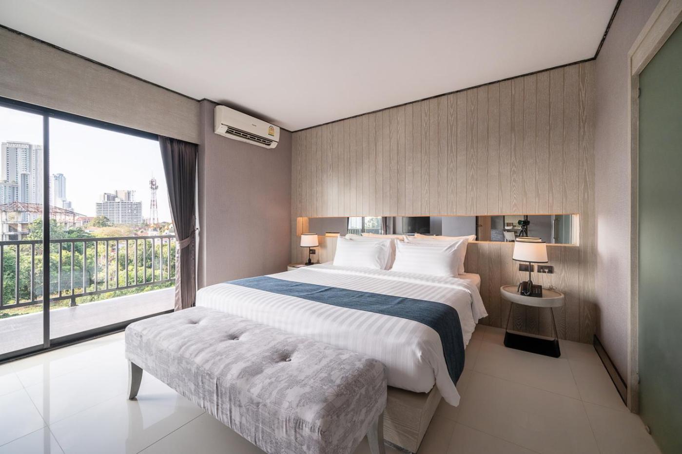 One-Bedroom Suite - Photo 1