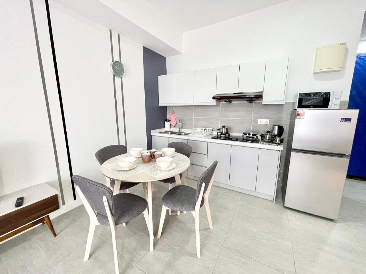 Studio Apartment - Photo 27