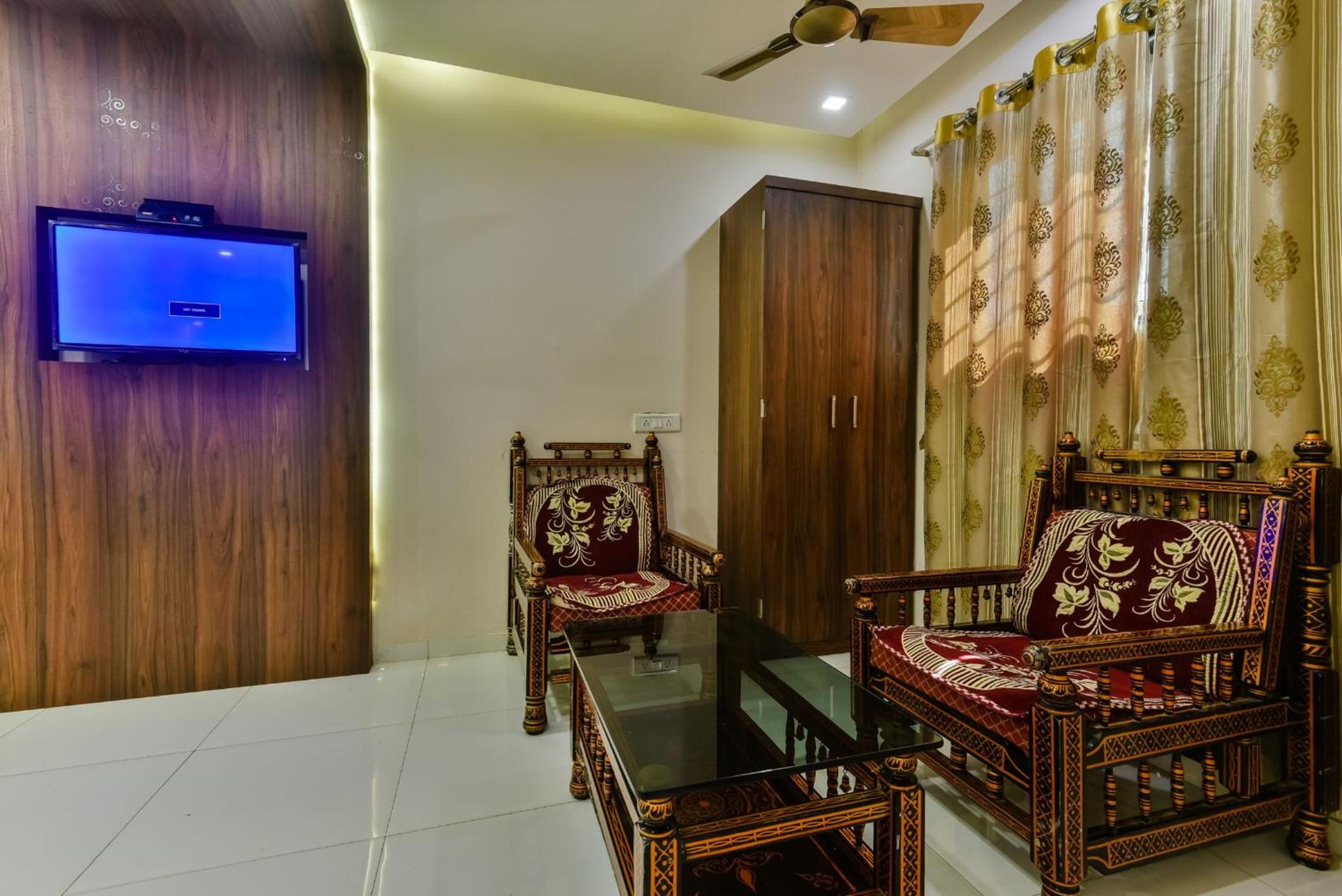 Deluxe Suite