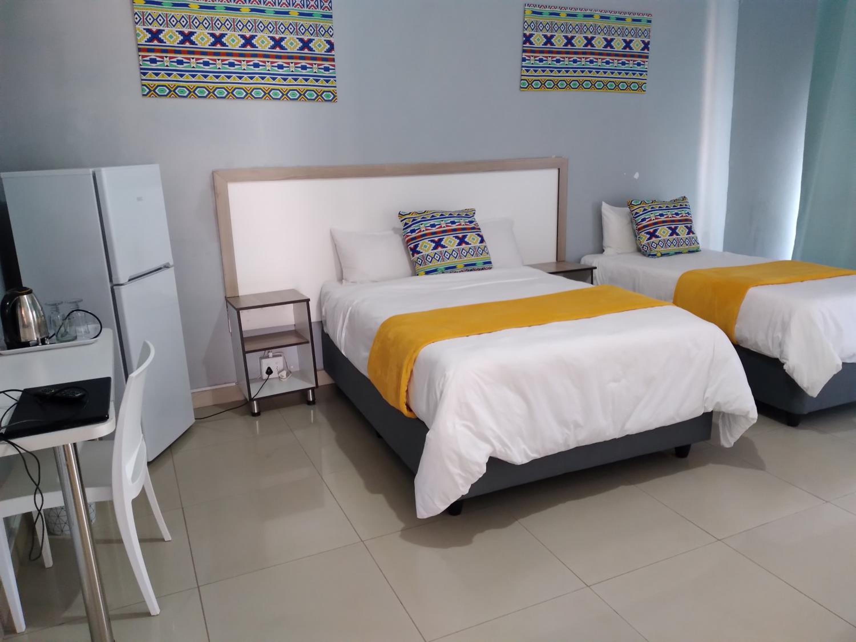 Double Room with Private Bathroom - Photo 2