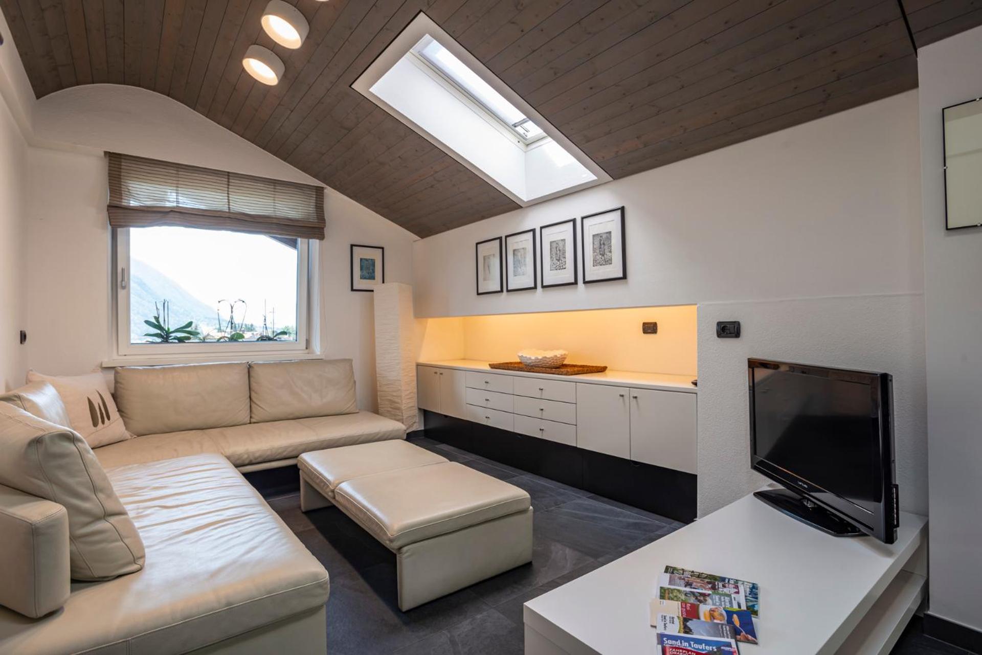 Two-Bedroom Deluxe Apartment with Garden View photo 3