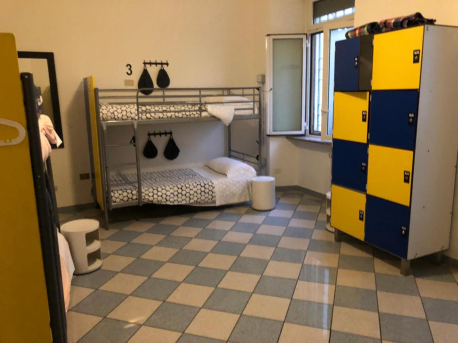 Bed in 6-Bed Dormitory Room photo 2