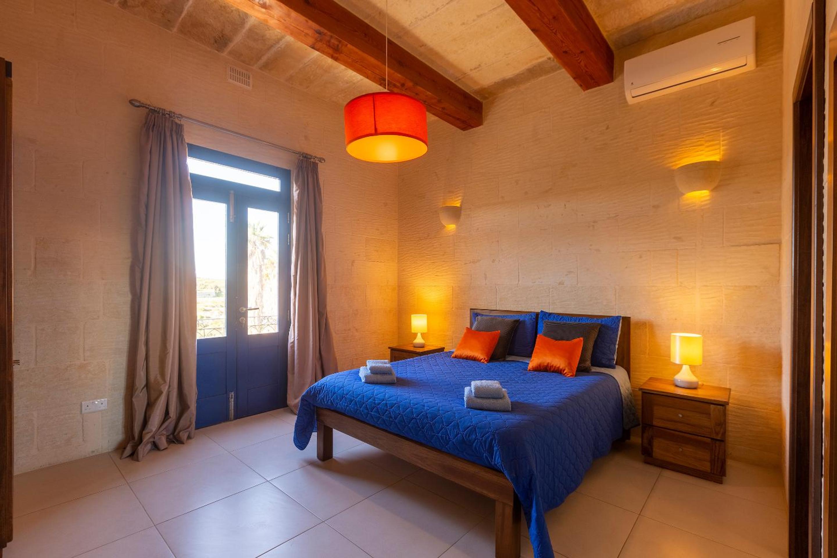 Villa photo 2