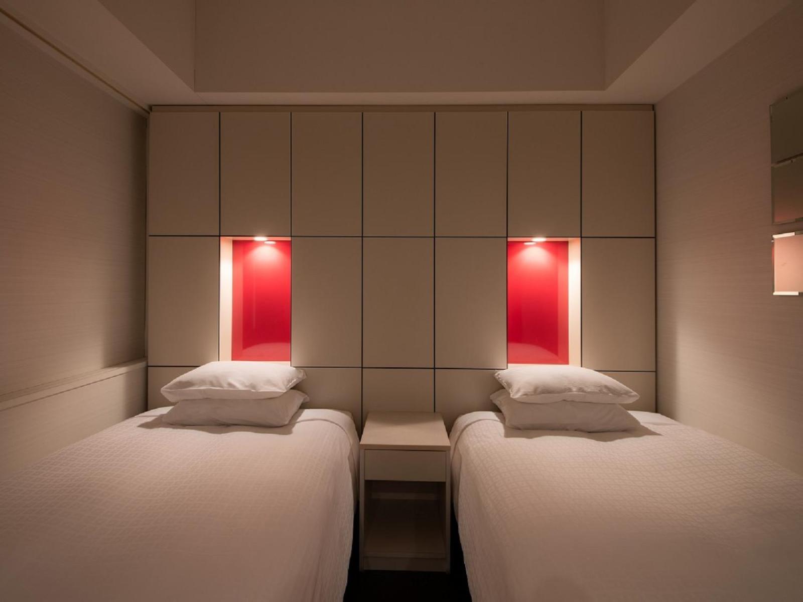 Twin Room - Smoking - Photo 8