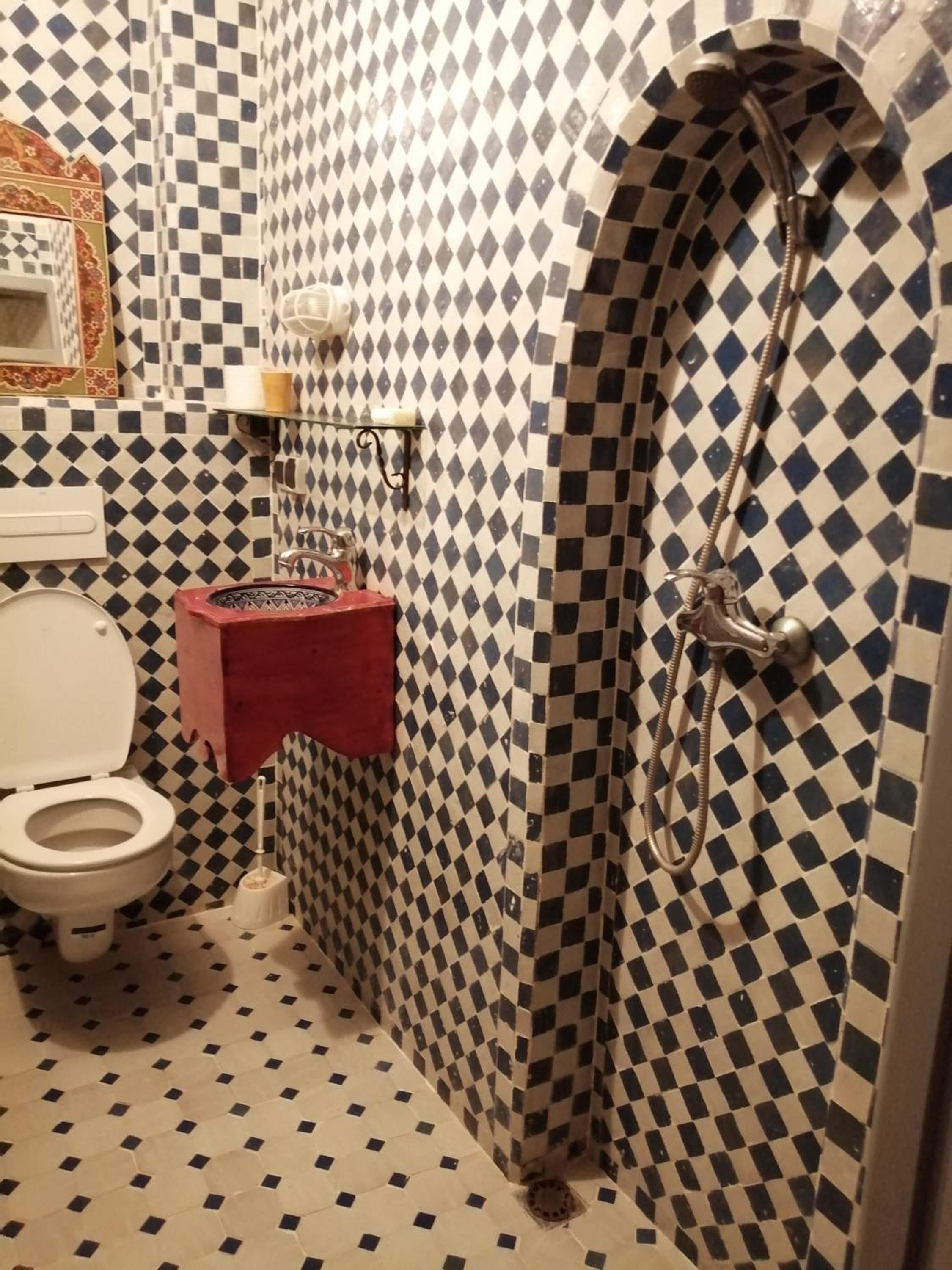 Three-Bedroom House - Photo 2