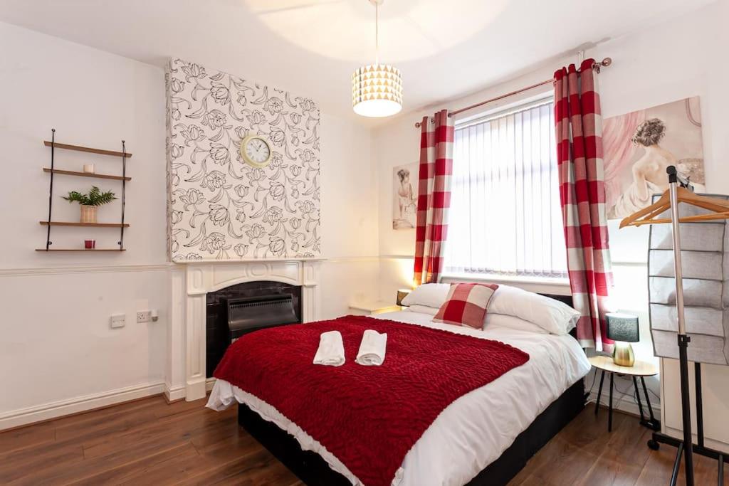 Four-Bedroom House photo 2