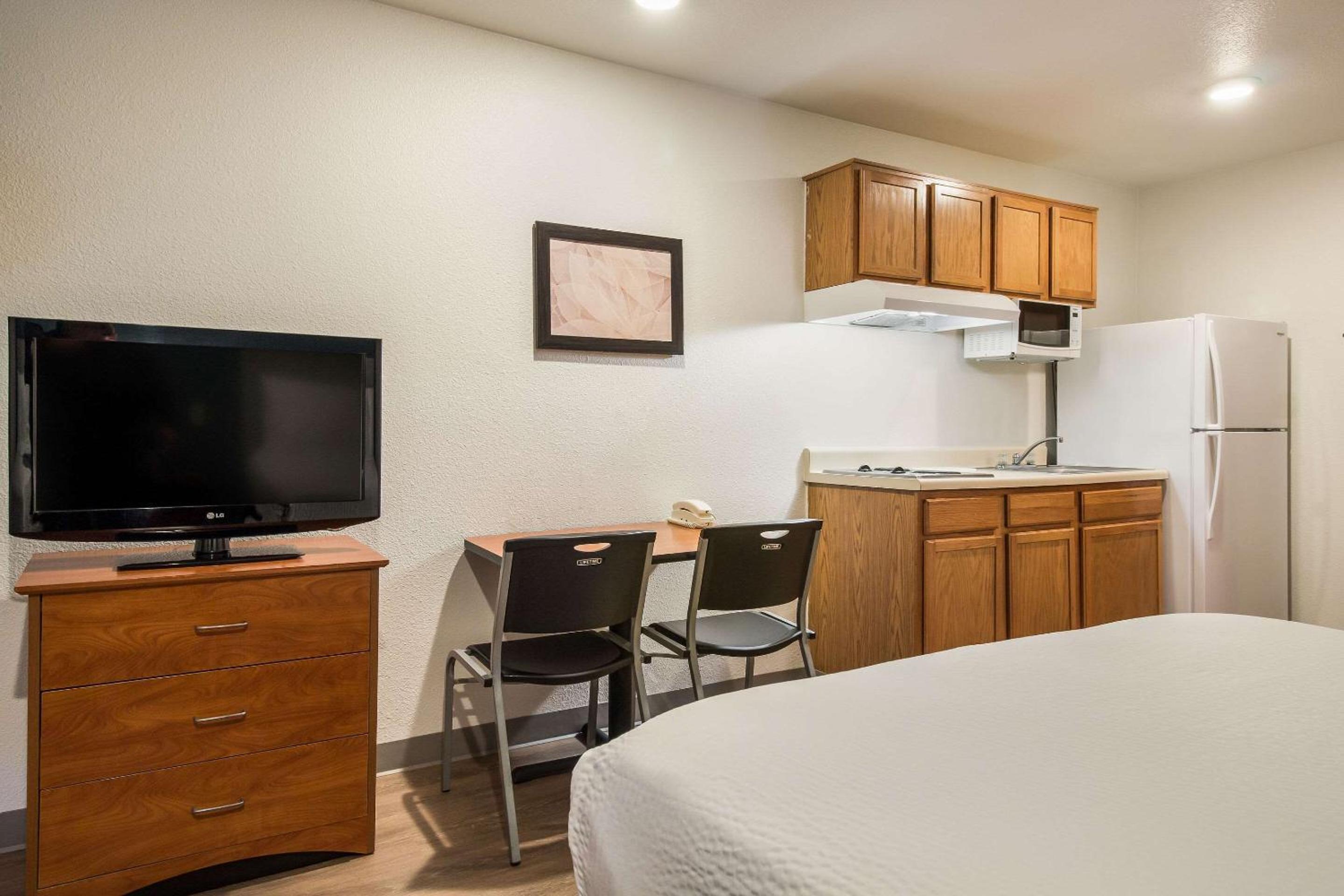 Double Room with Two Double Beds - Non-Smoking photo 3