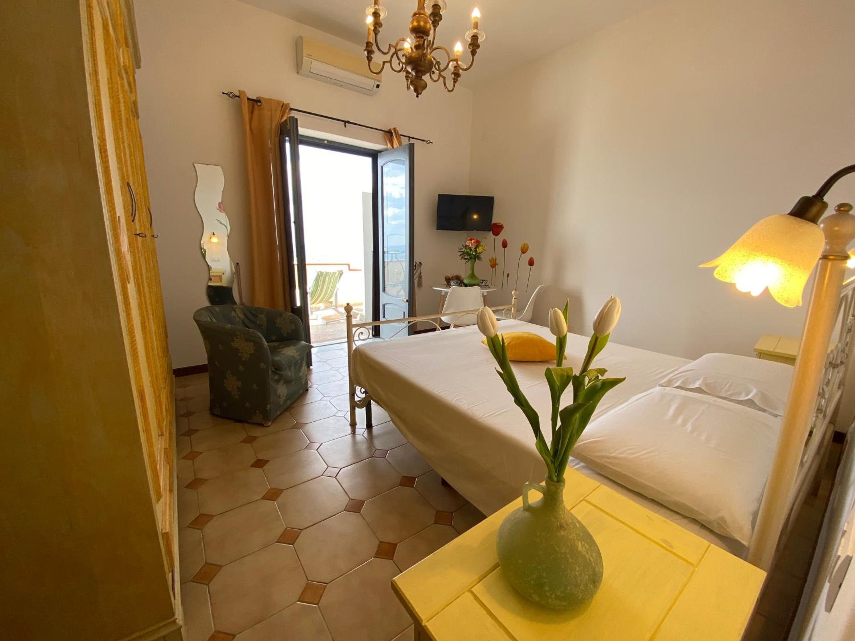 Suite with Spa Bath - Photo 19