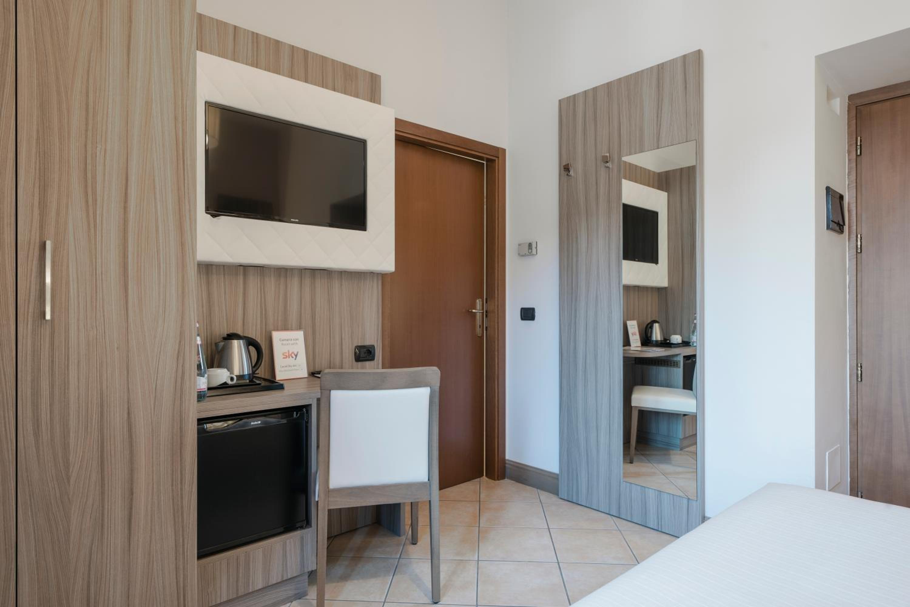 Standard Double or Twin Room photo 2