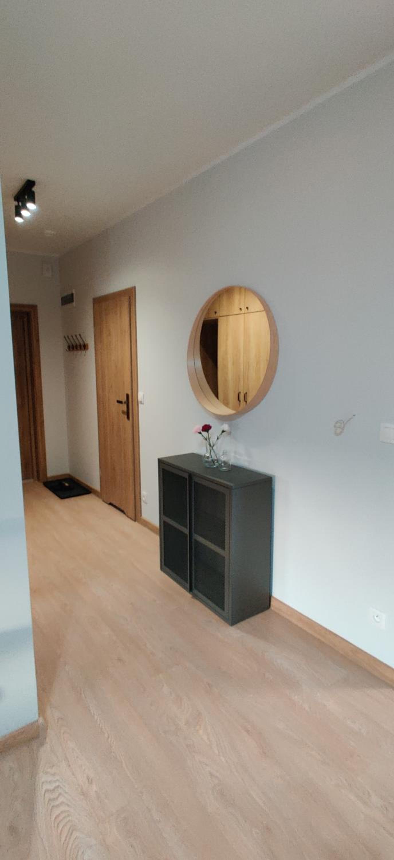 One-Bedroom Apartment - Photo 8