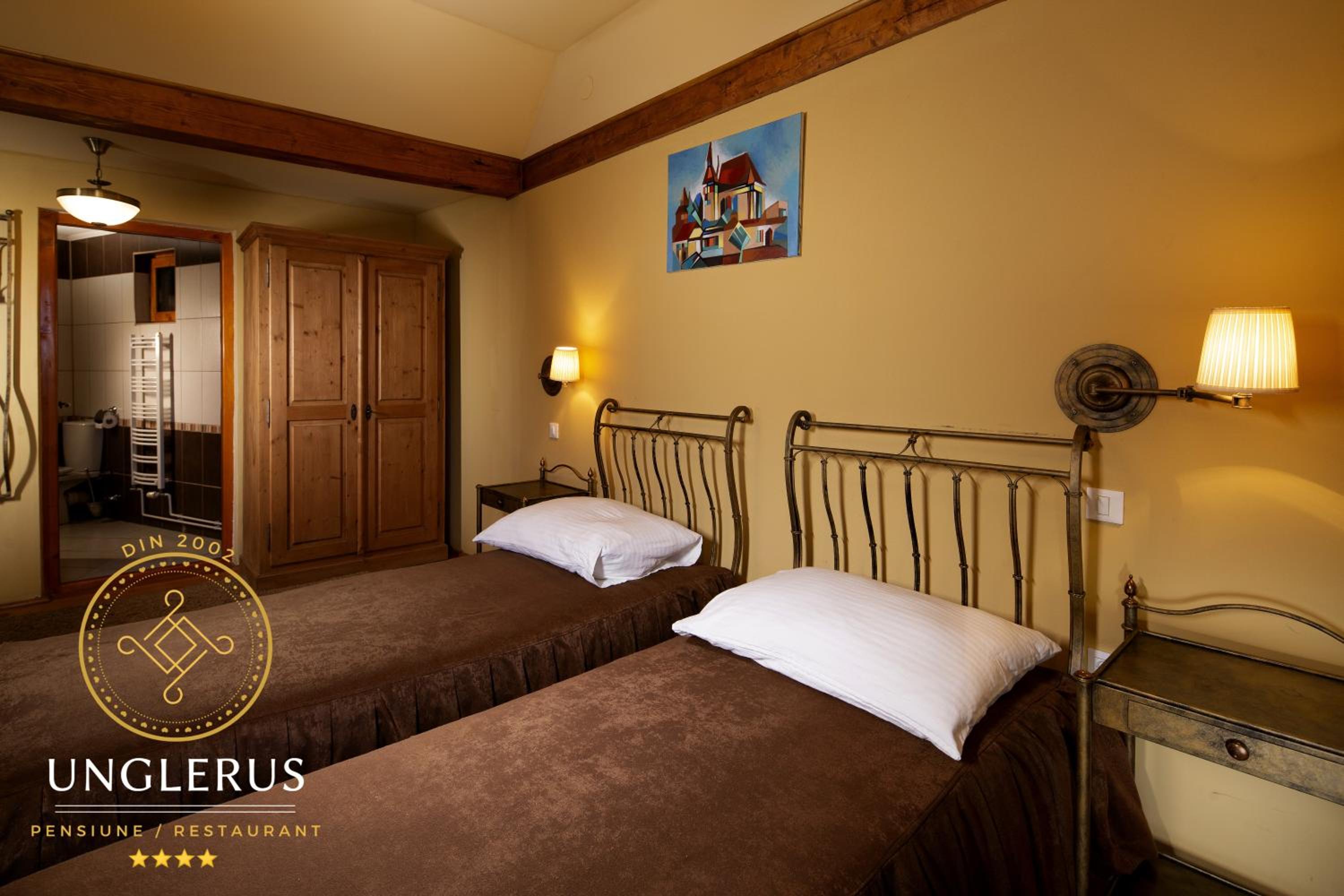 Superior Twin Room With City View photo 2