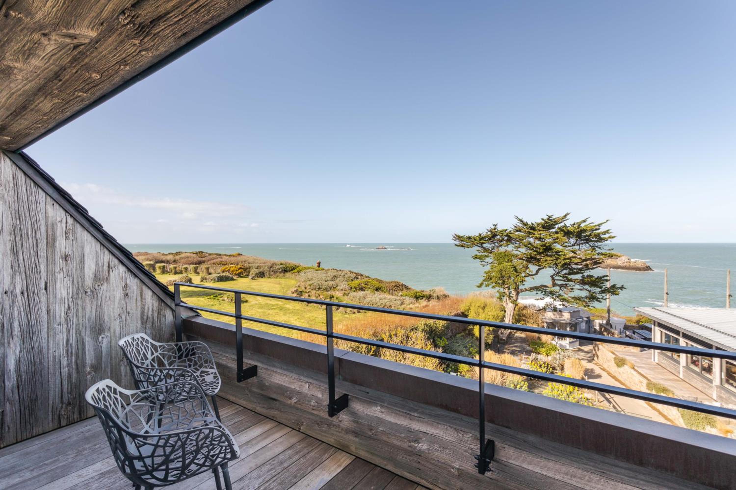 Deluxe Apartment with Sea View (6 Adults)  photo 1