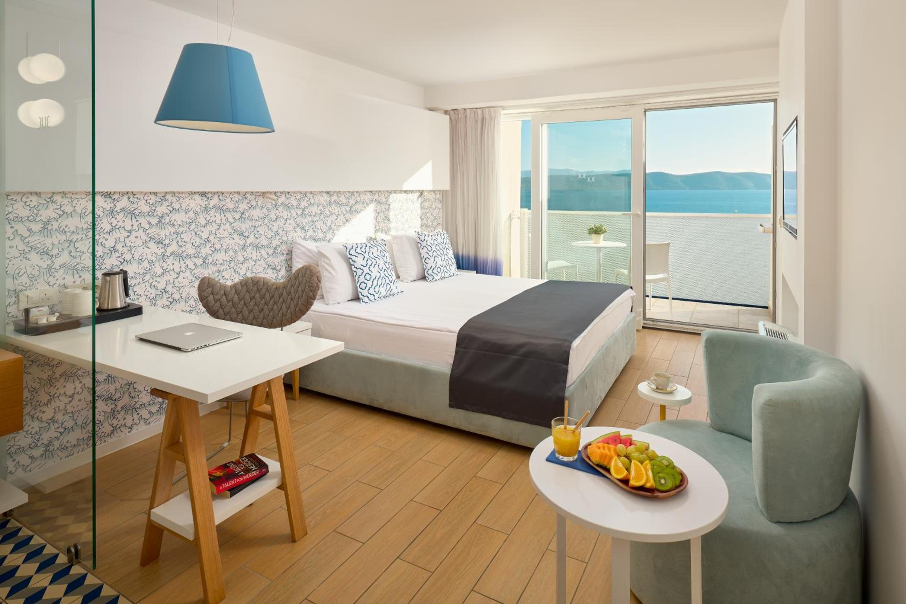 Doppelzimmer mit Balkon und Meerblick