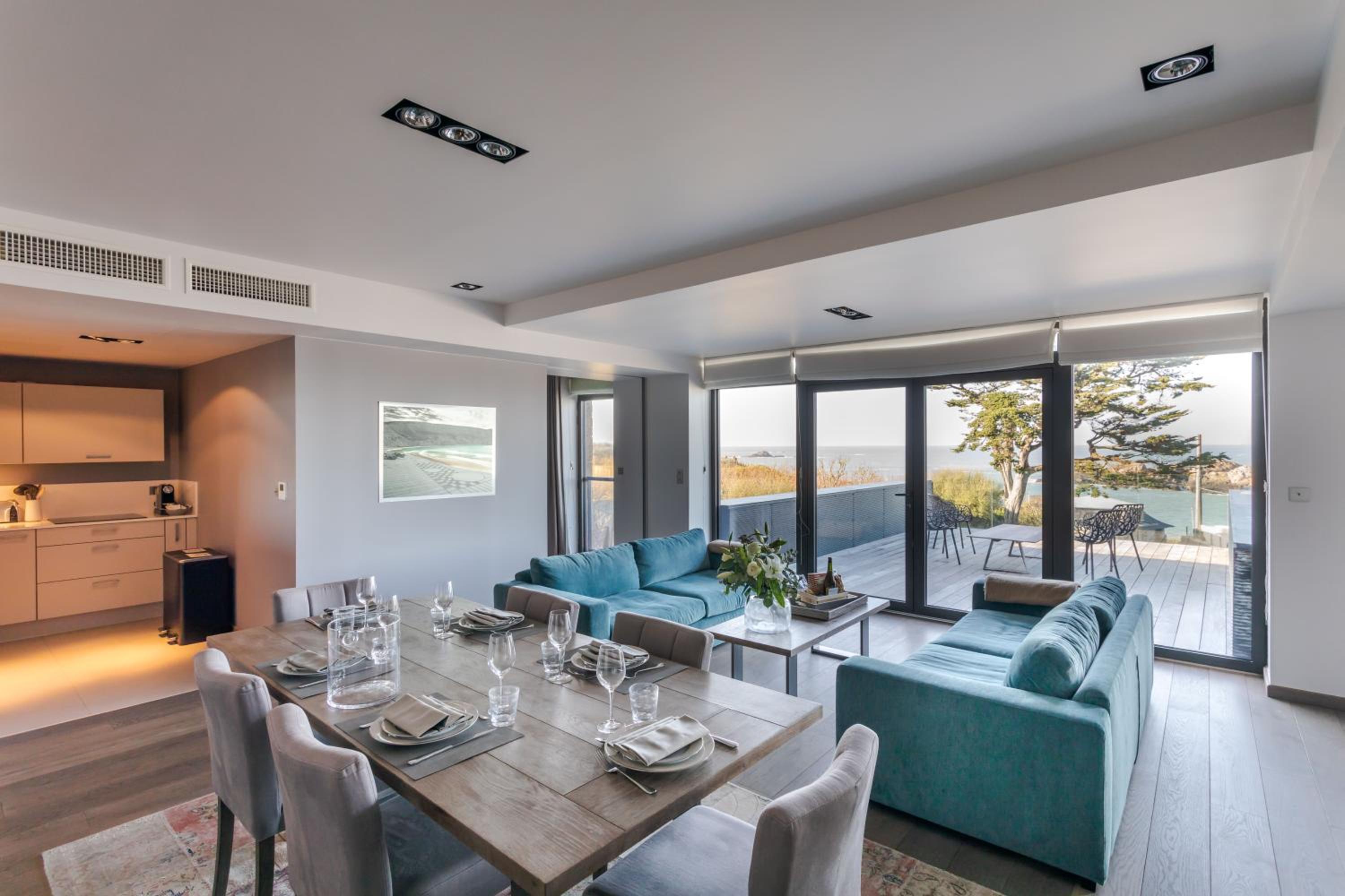 Deluxe Apartment with Sea View (4 Adults)  photo 3