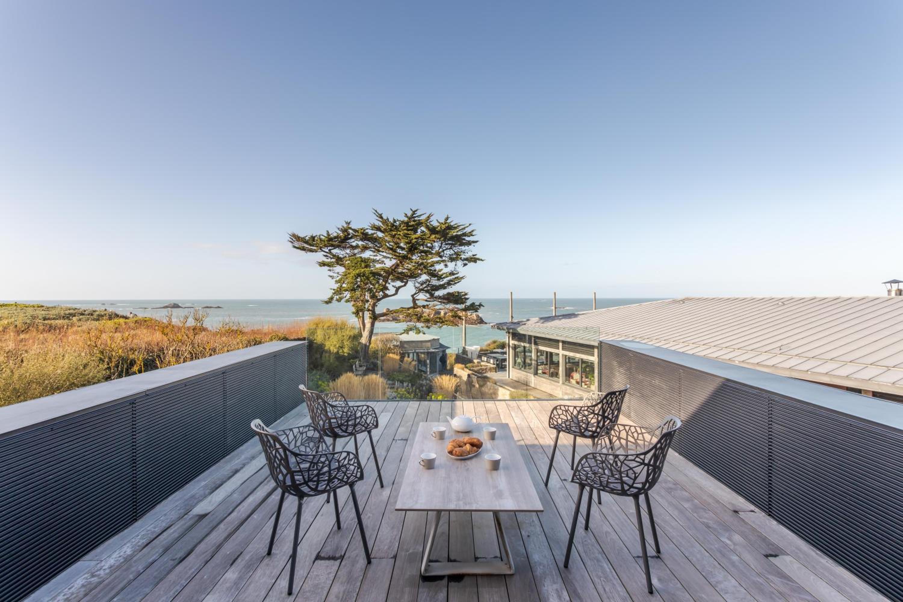 Deluxe Apartment with Sea View (4 Adults)  photo 1
