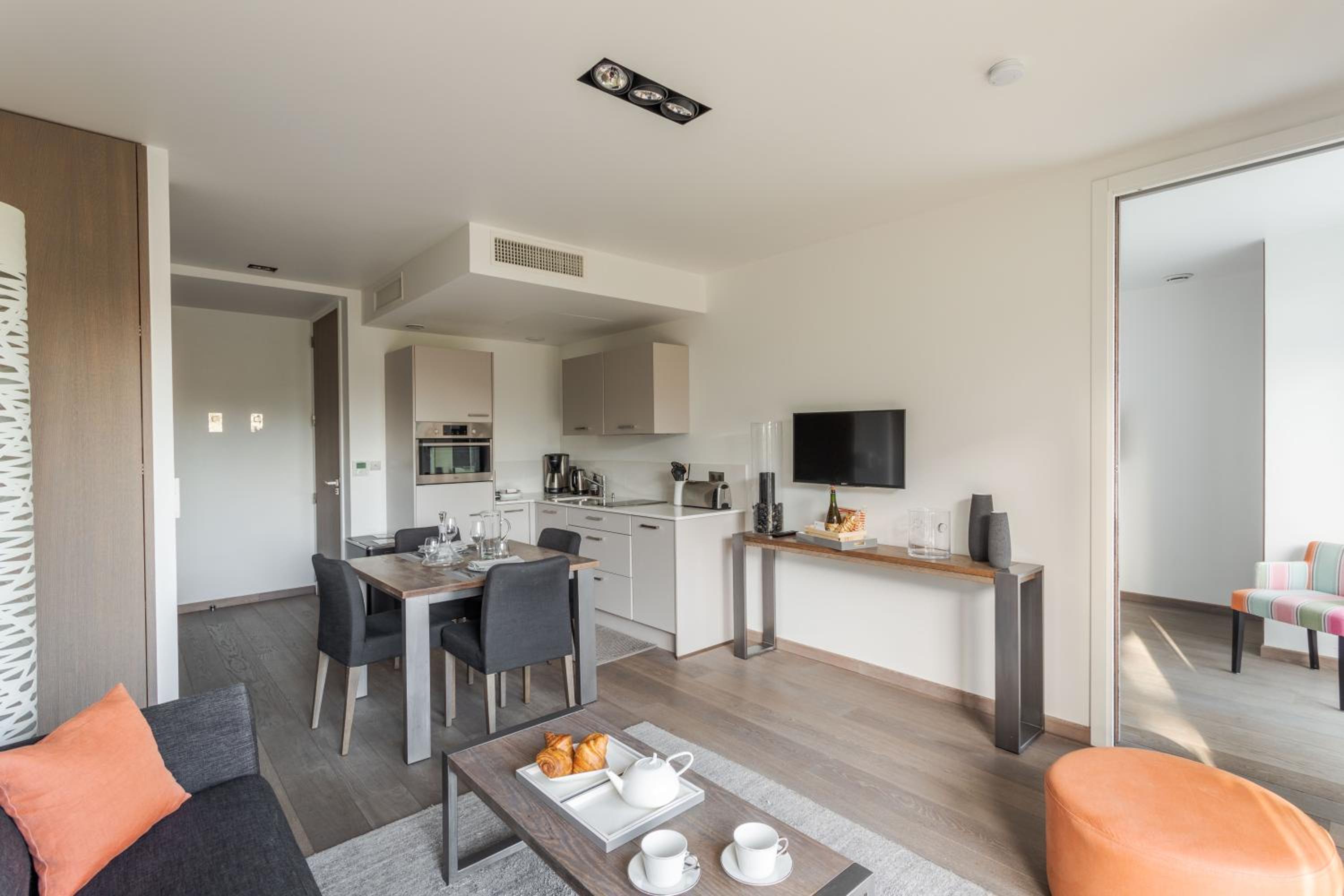 Apartment with Garden View and Partial Sea View photo 2