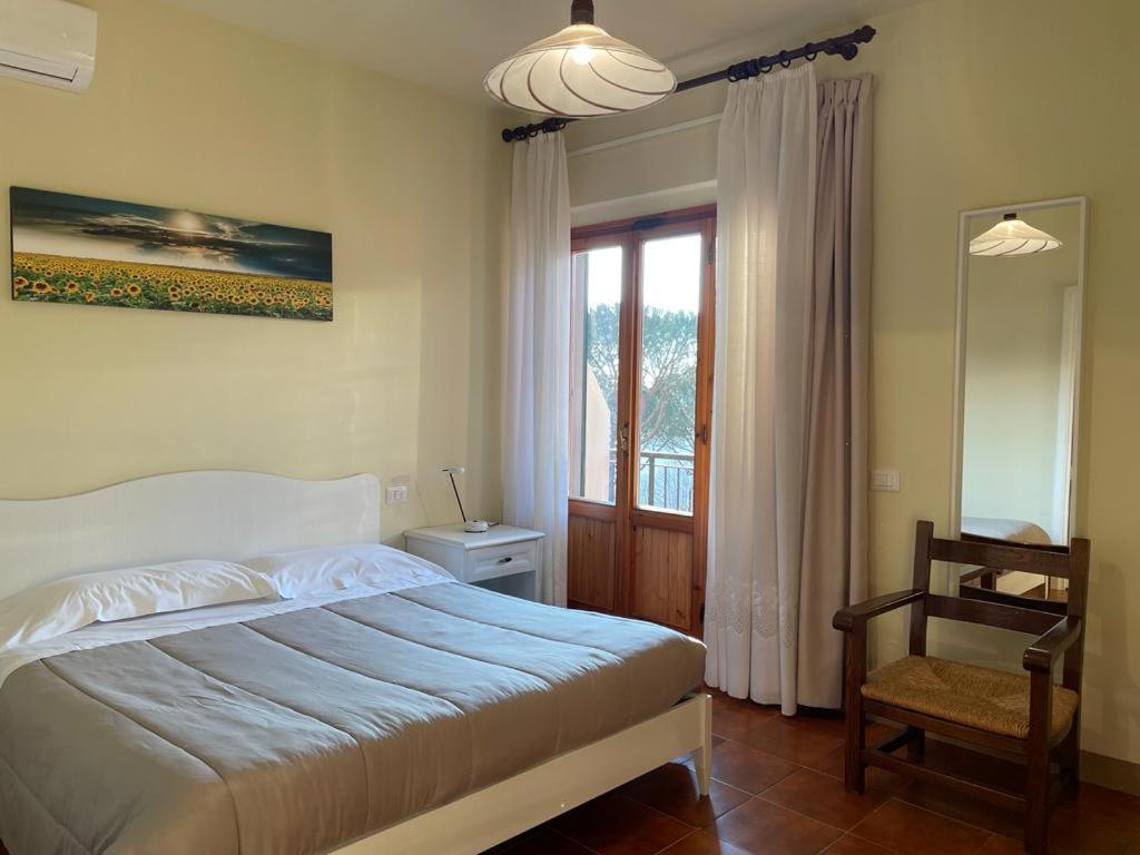 Double Room with Balcony - Photo 7