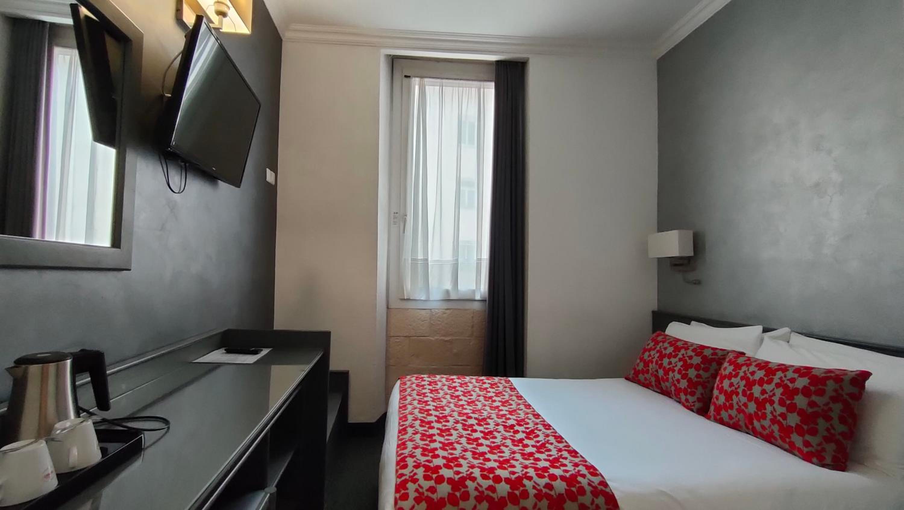 Small Double Room - Photo 6