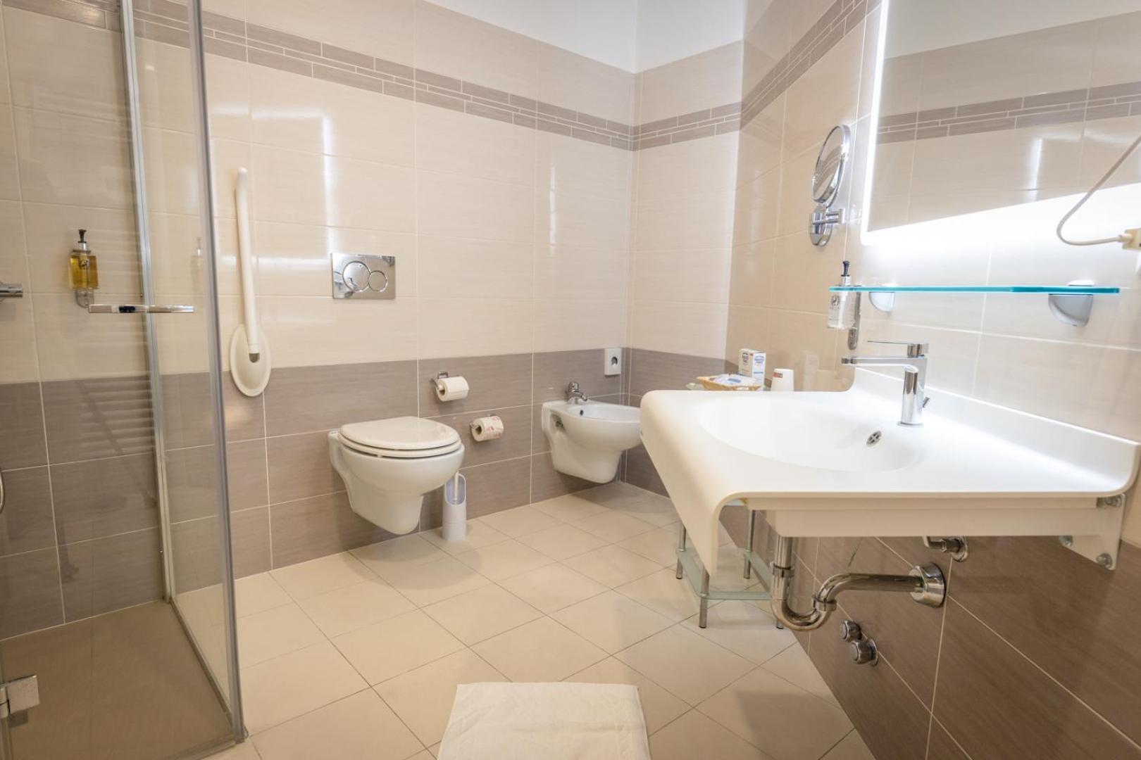 Double or Twin Room - Photo 2