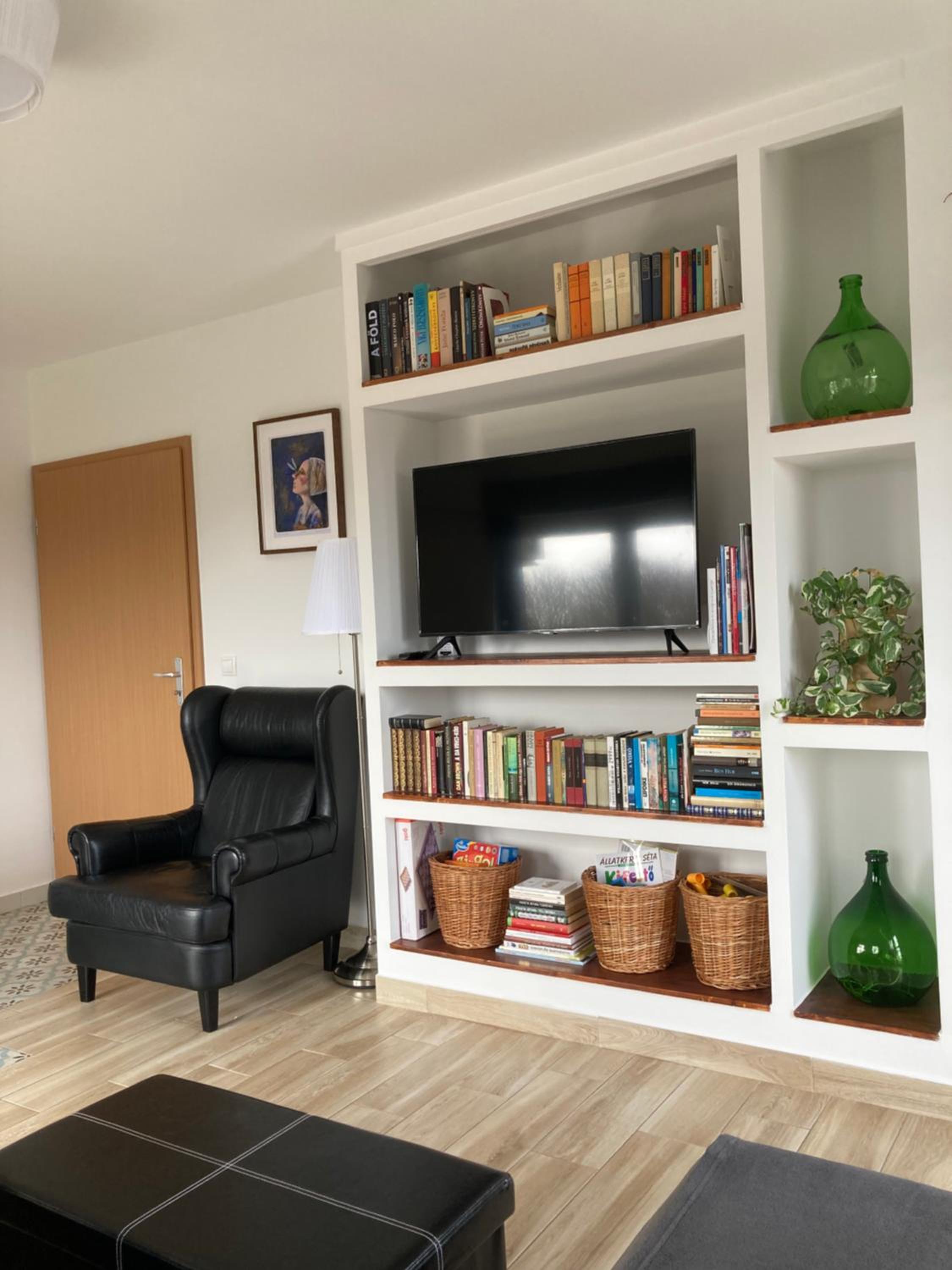 One-Bedroom Apartment photo 2