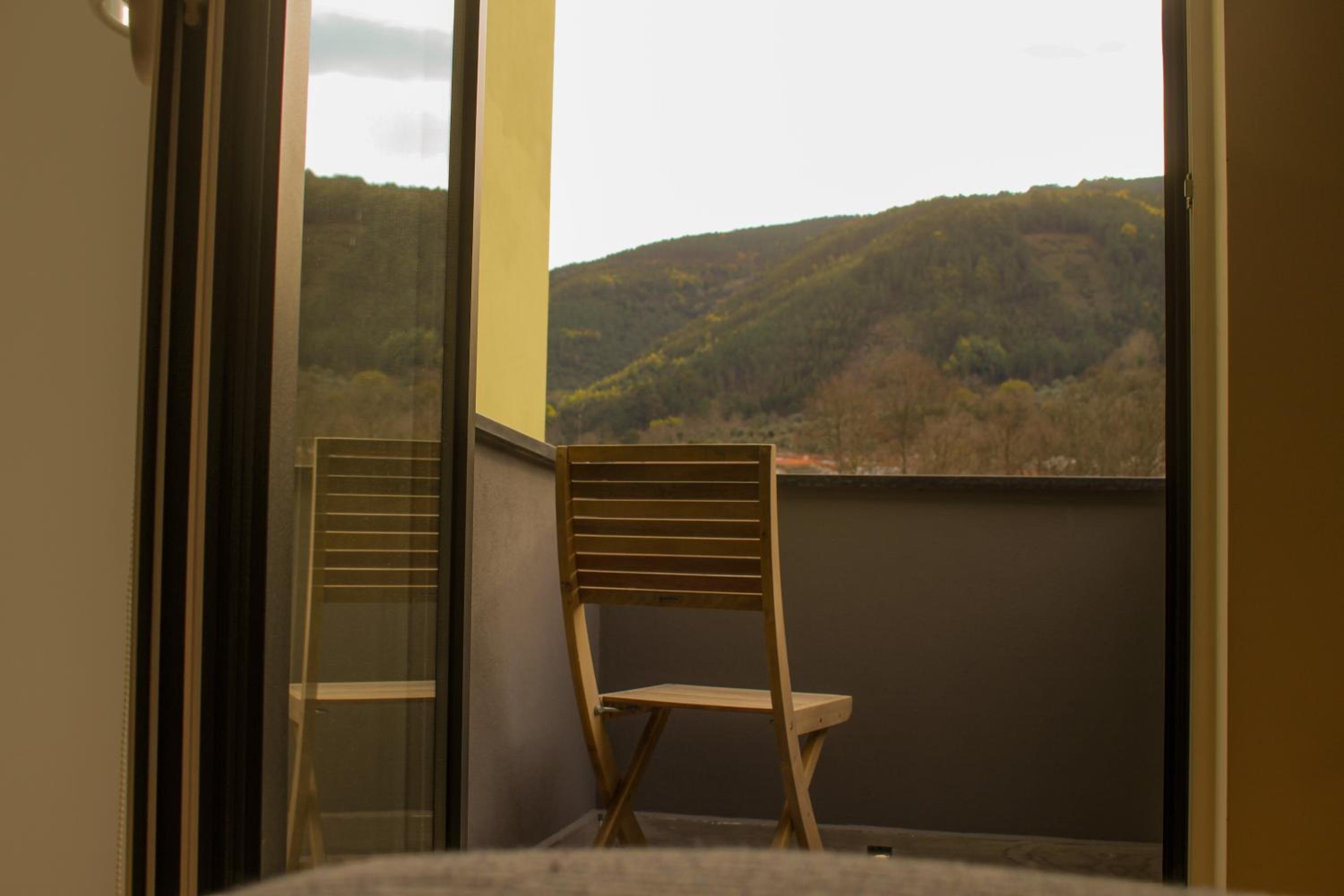 Double Room with Private Bathroom - Photo 12