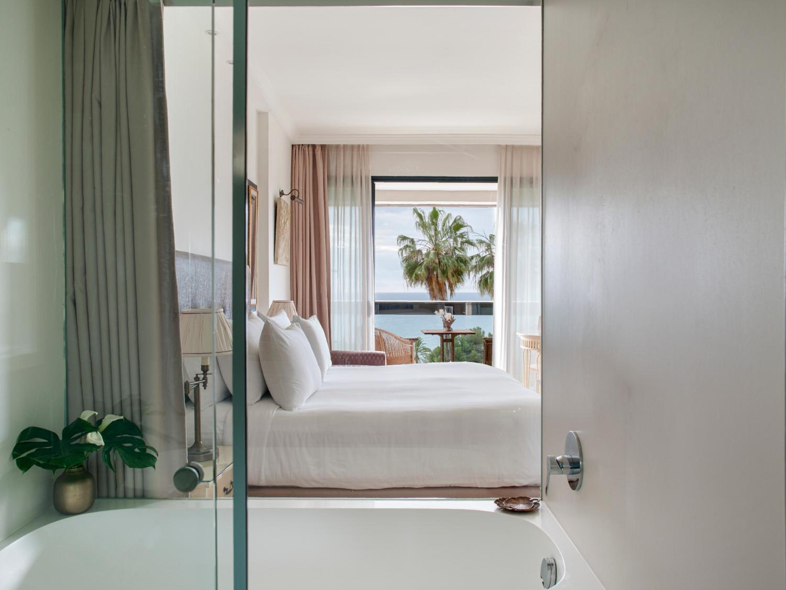 Habitación Premium Doble o con Dos Camas con Vista Frontal al Mar