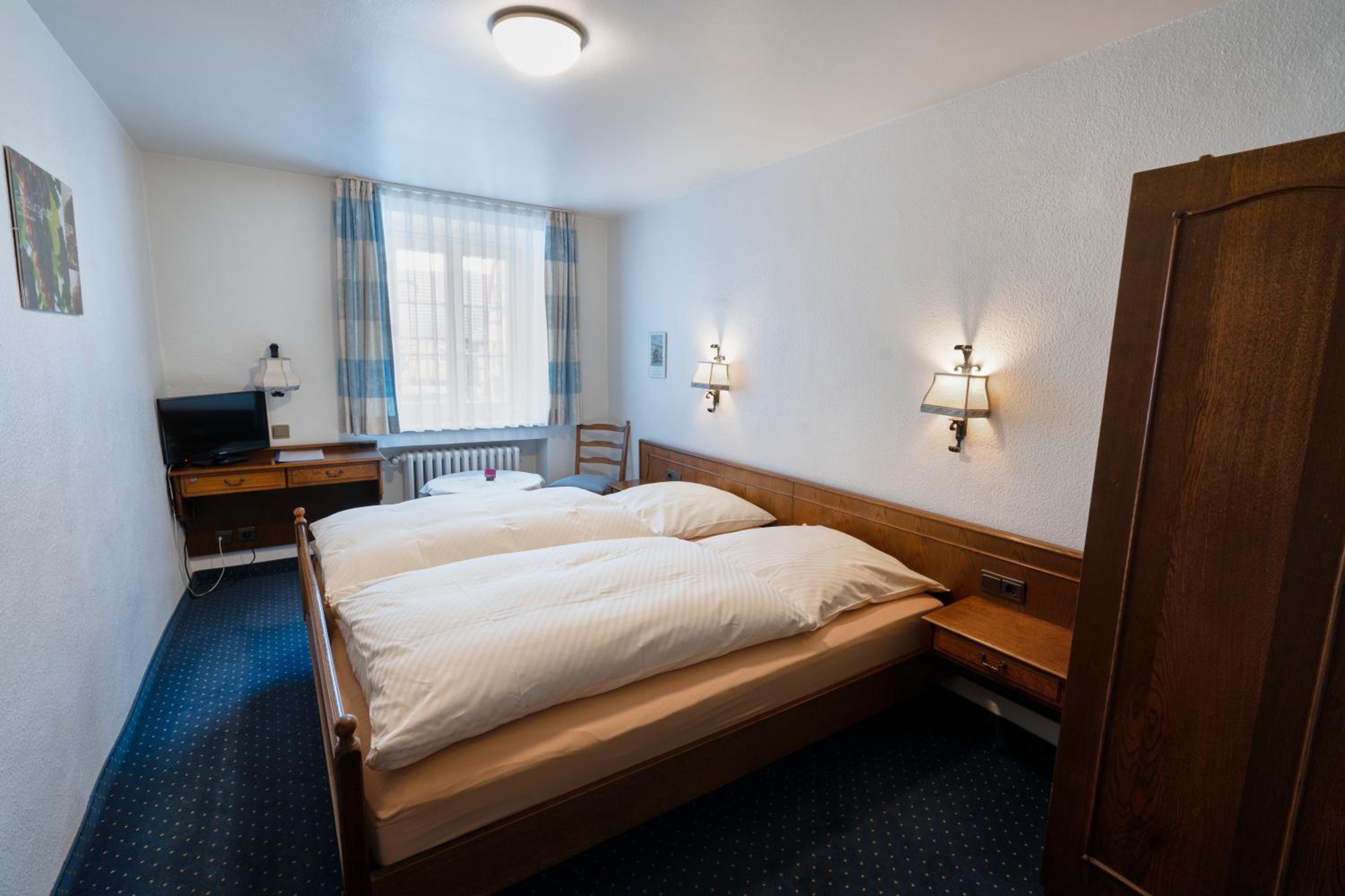 Double Room - Photo 10