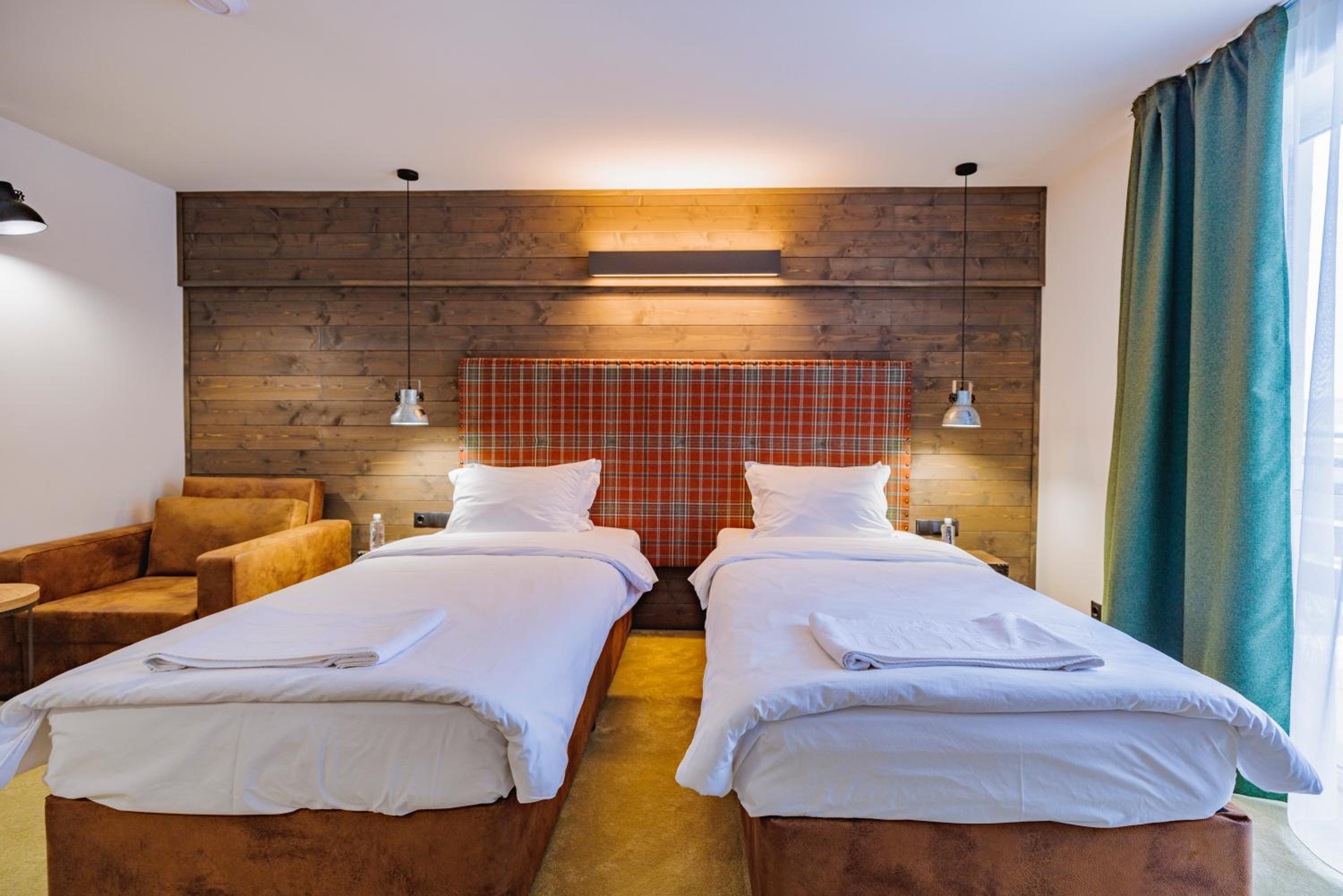 Double or Twin Room with Extra Bed - Photo 1