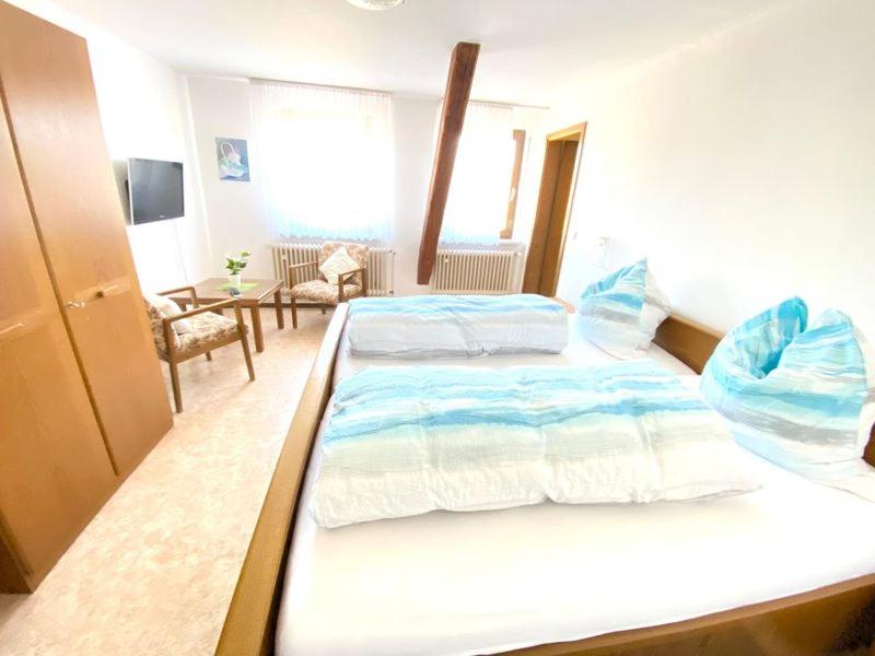 Double Room with Private Bathroom - Photo 22