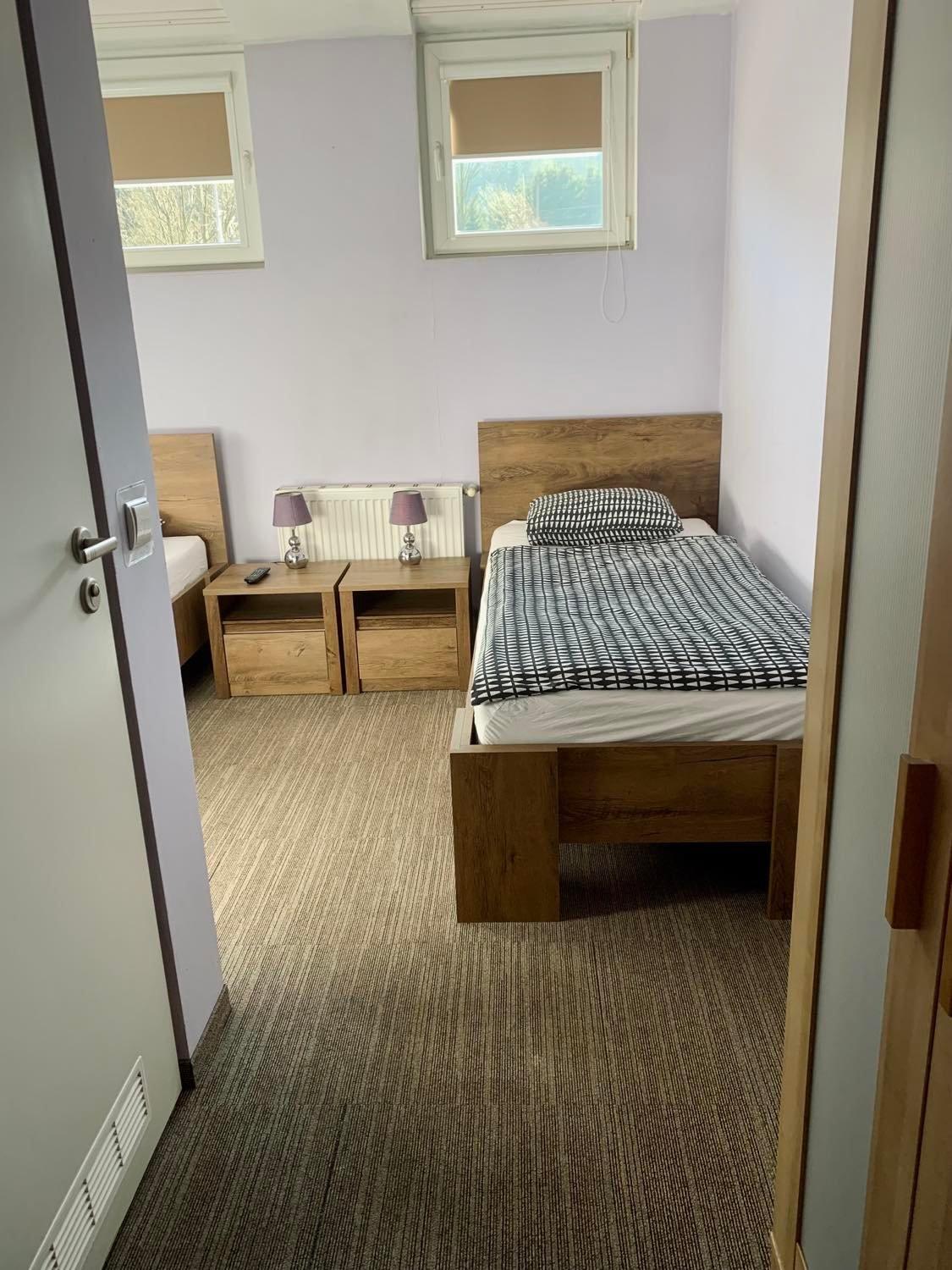 Standard Twin Room - Photo 4