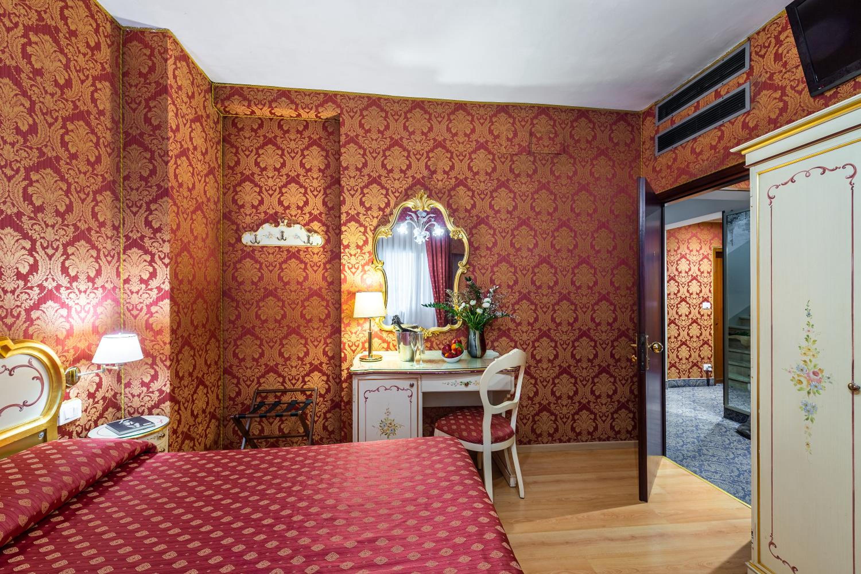Classic Double Room photo 2