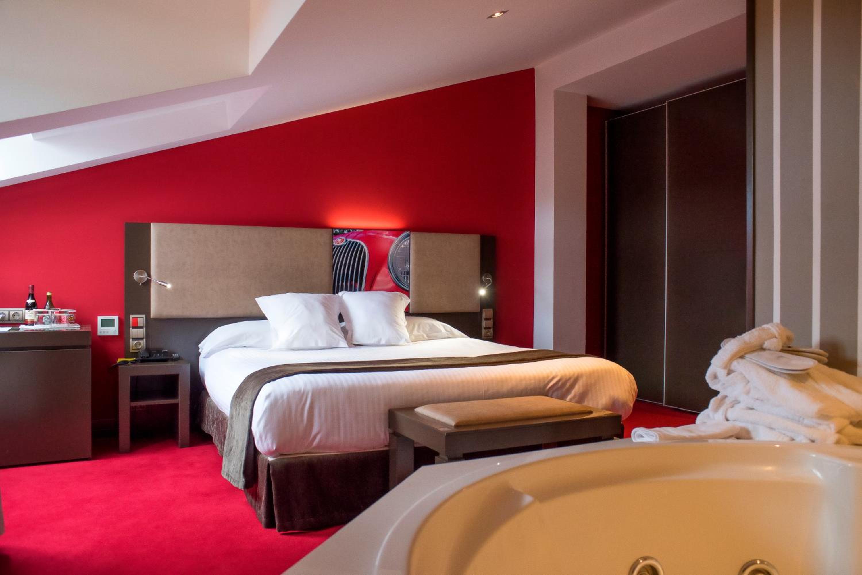 Comfort Double Room with Hot Tub  - Photo 15