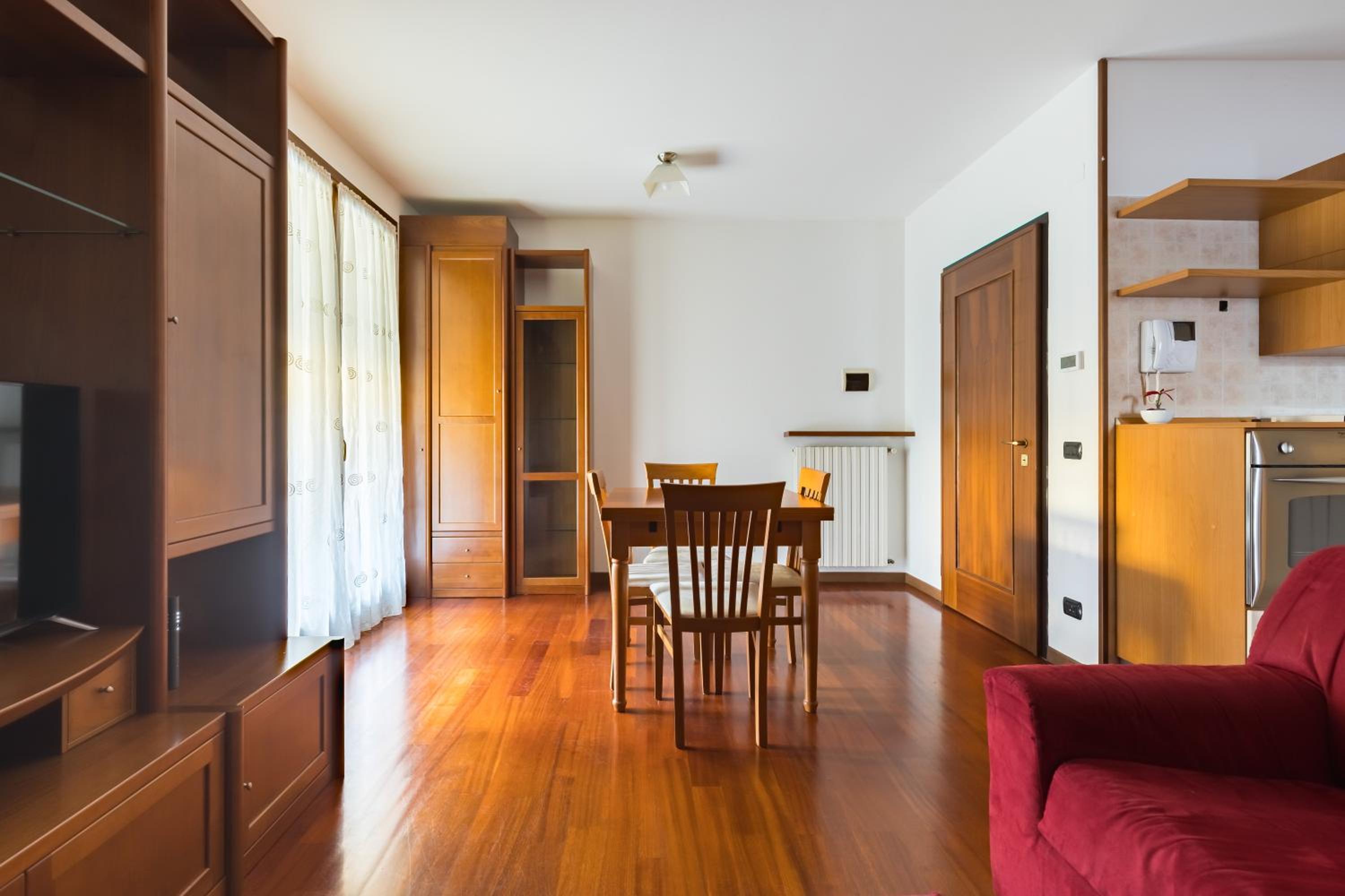 One-Bedroom Apartment photo 2